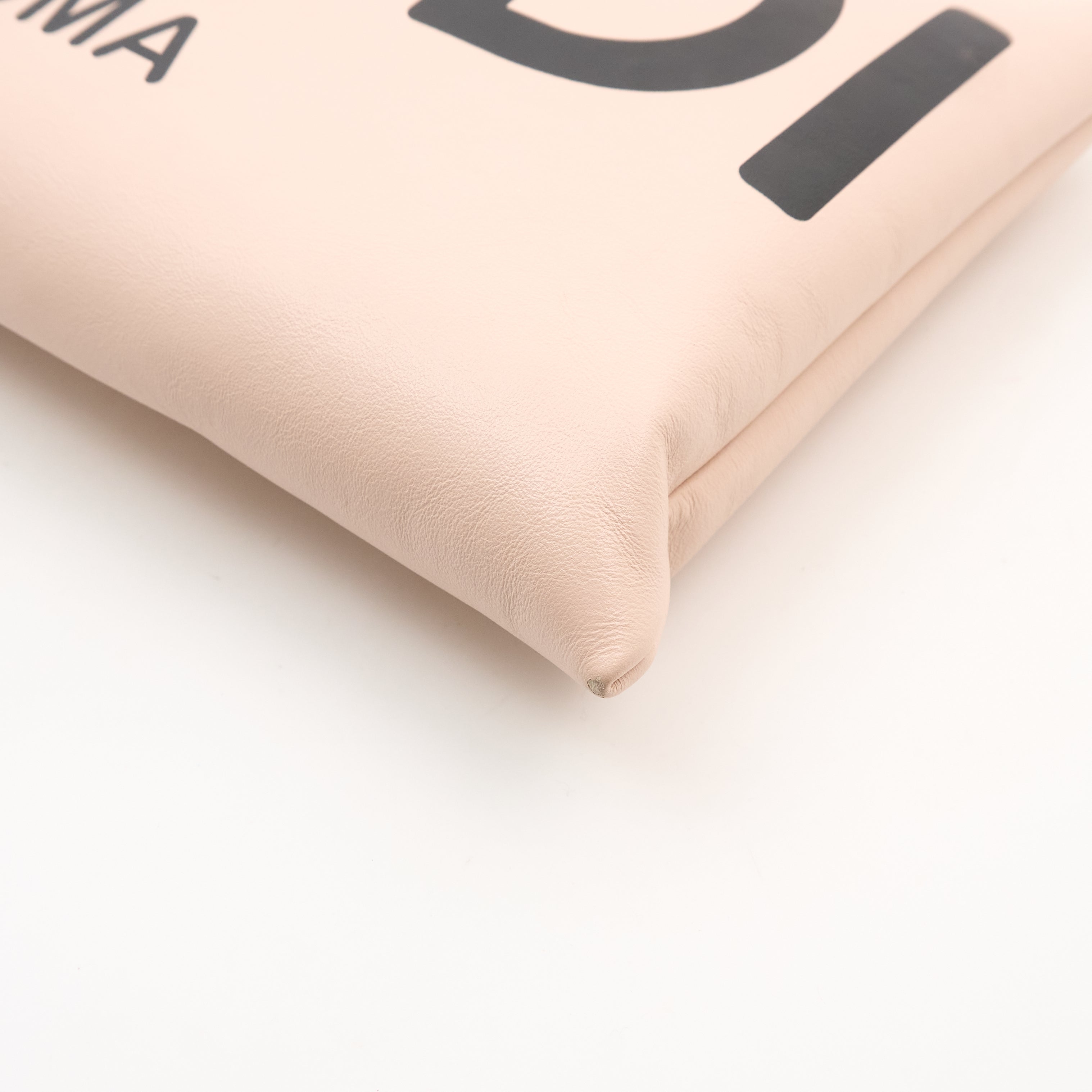 Fendi Clutch Bag in Pink Leather