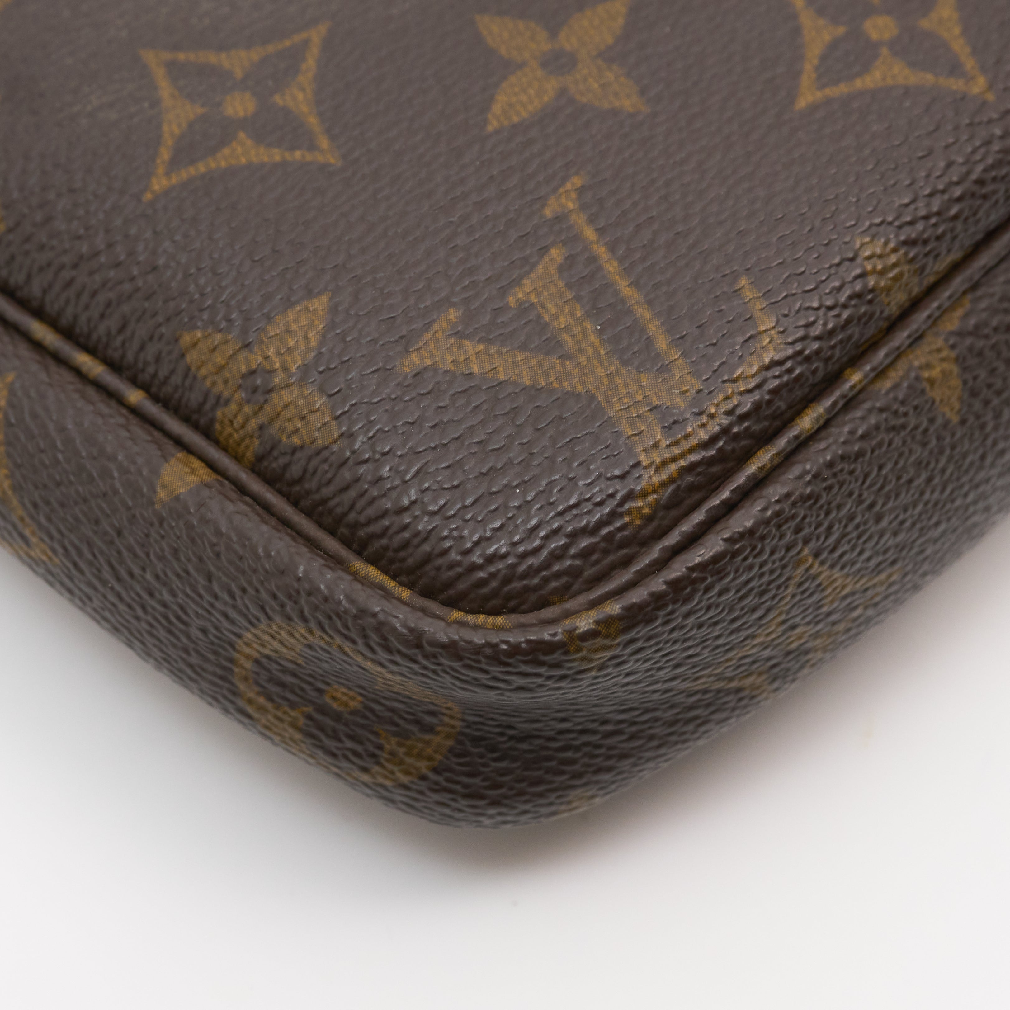 Louis Vuitton Vintage Monogram Pochette Bag