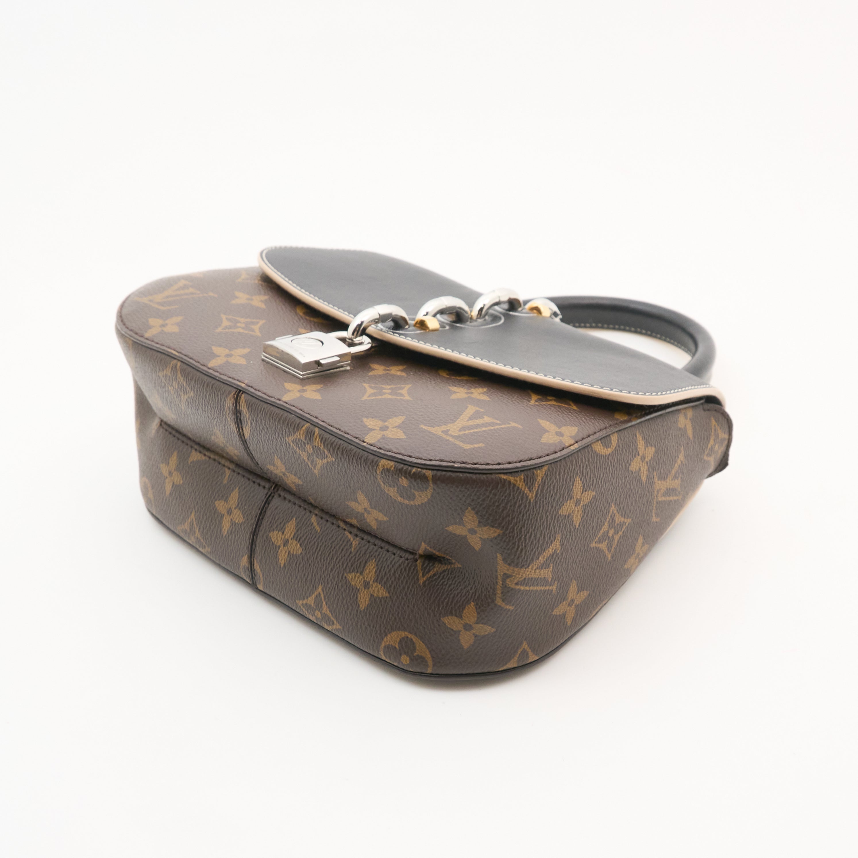 Louis Vuitton Chain It Bag