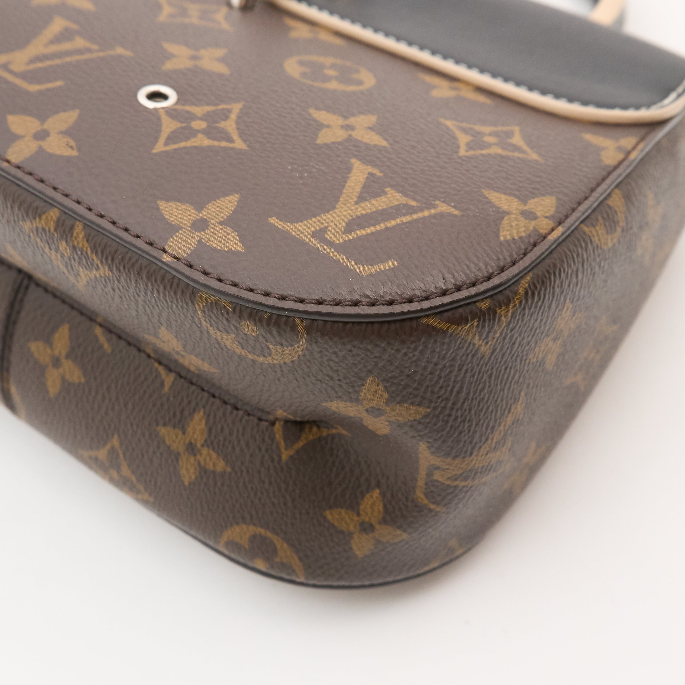 Louis Vuitton Chain It Bag