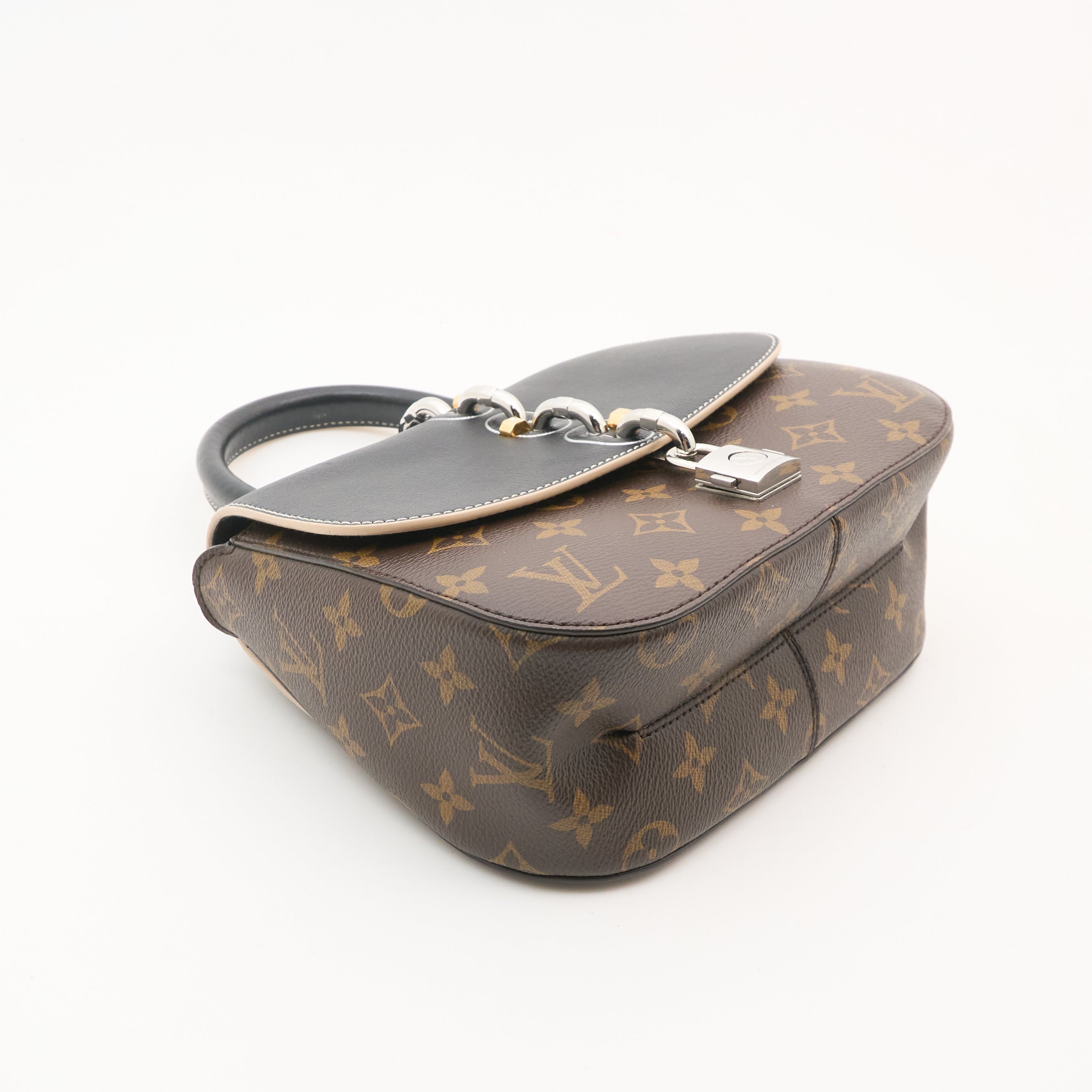 Louis Vuitton Chain It Bag