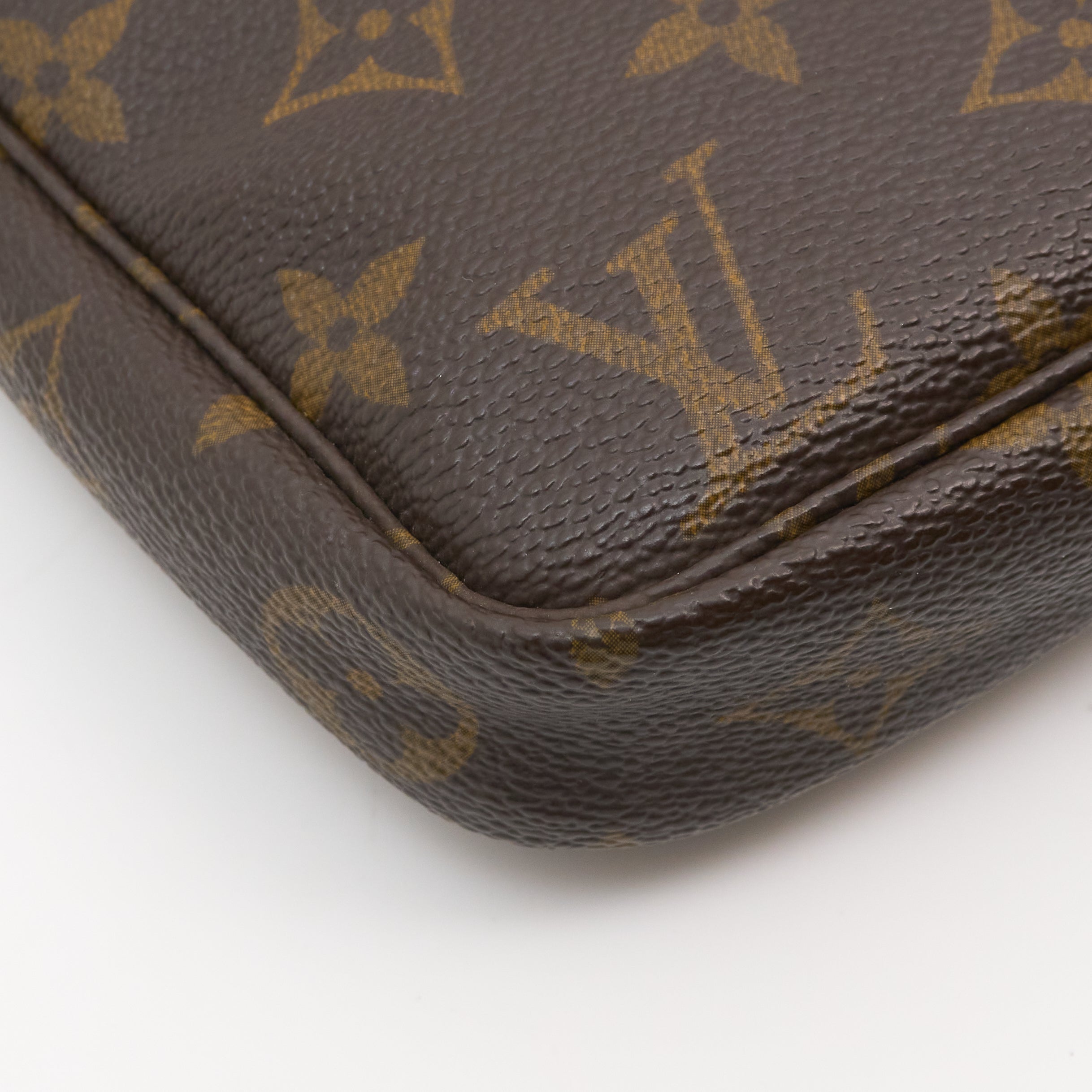 Louis Vuitton Vintage Monogram Pochette Bag