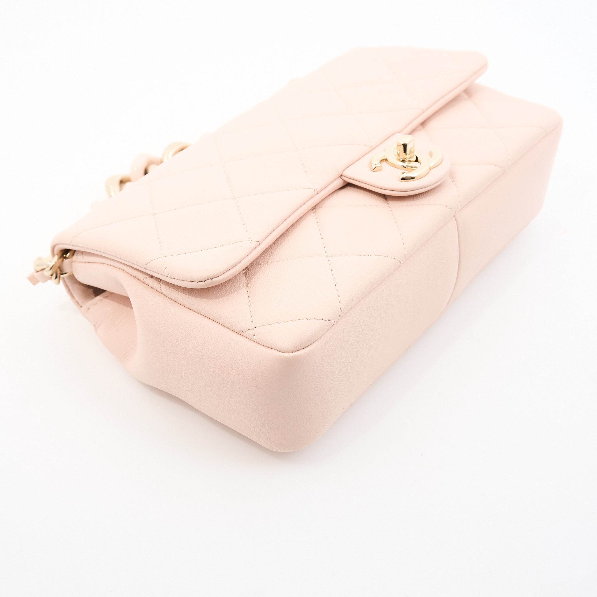 Chanel 22C Medium Flap Bag With Top Handle Pink LGHW