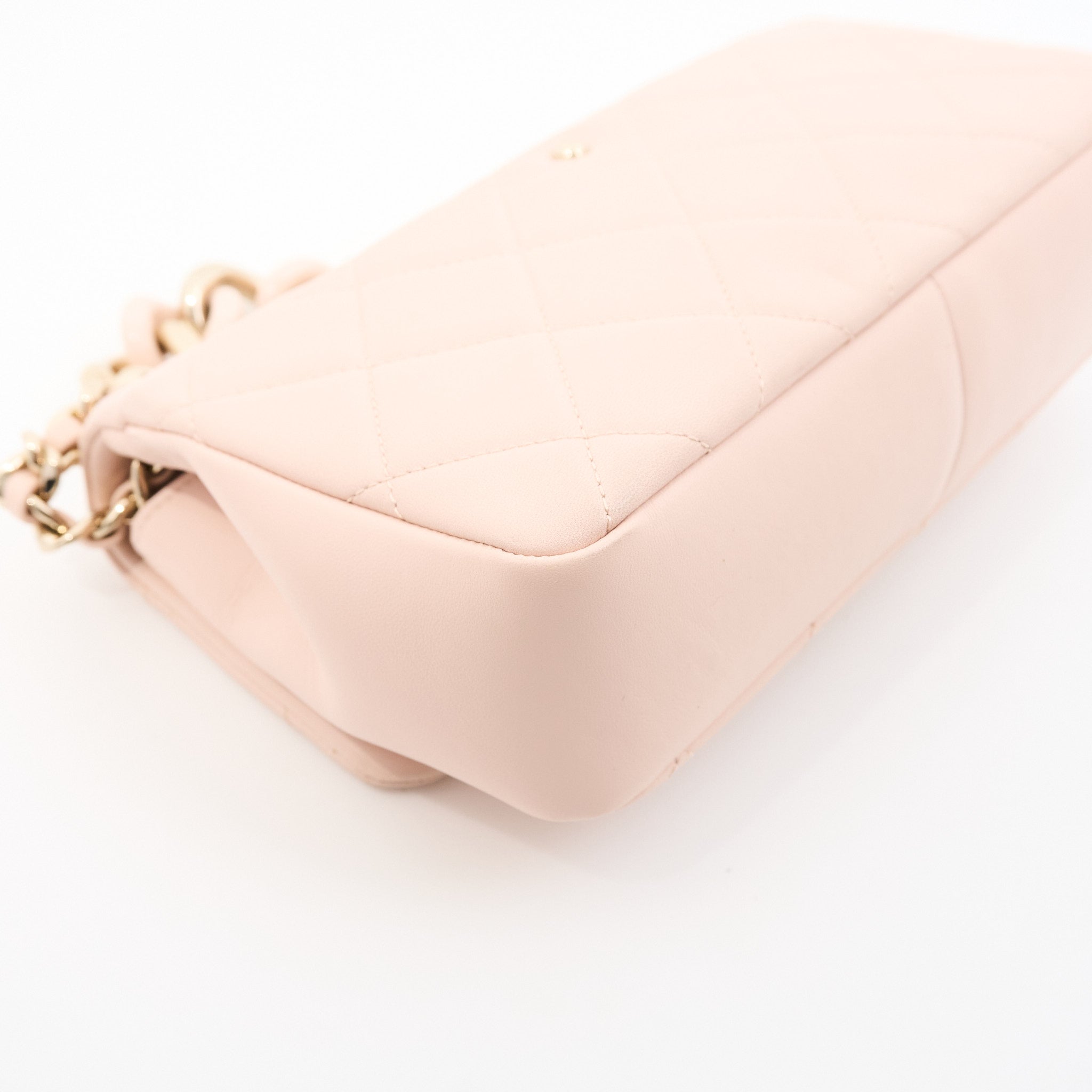 Chanel 22C Medium Flap Bag With Top Handle Pink LGHW