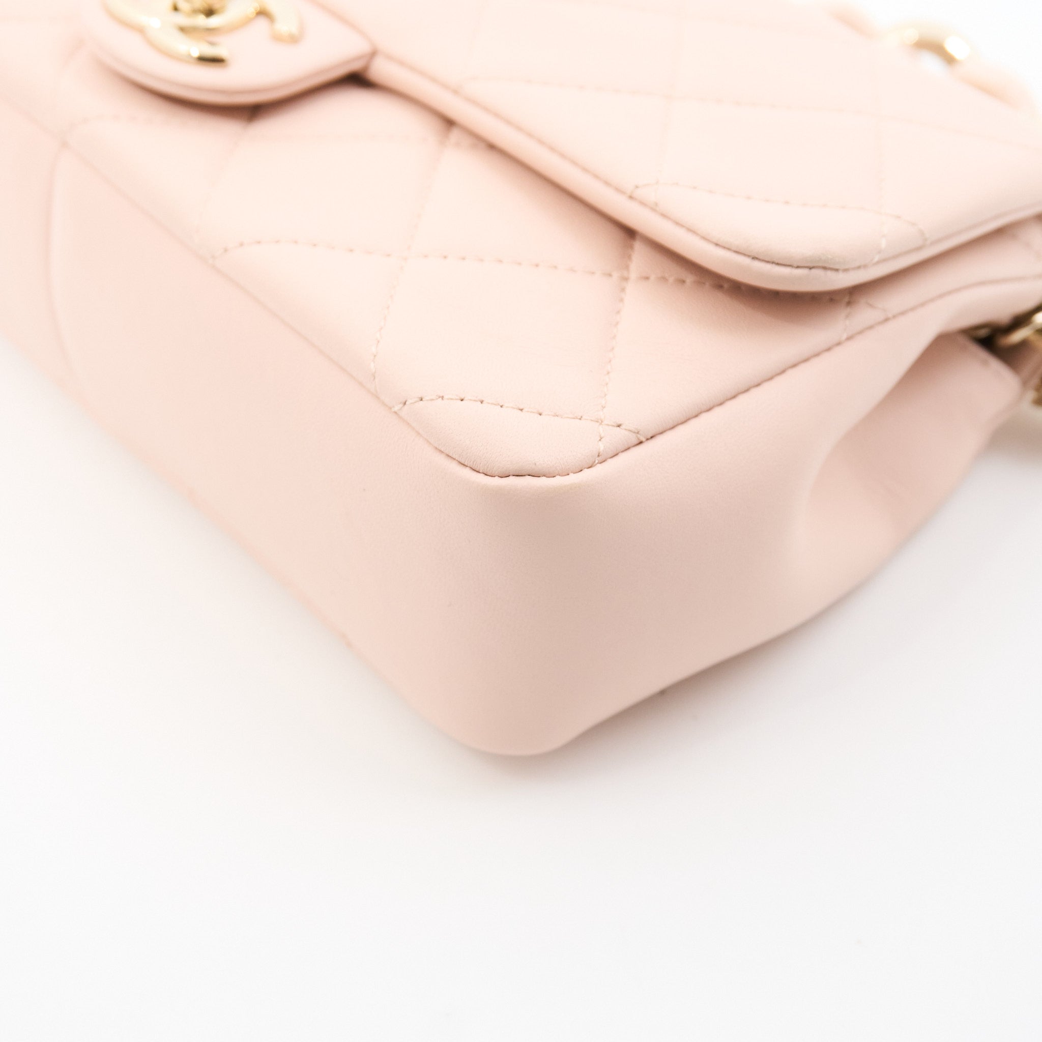 Chanel 22C Medium Flap Bag With Top Handle Pink LGHW