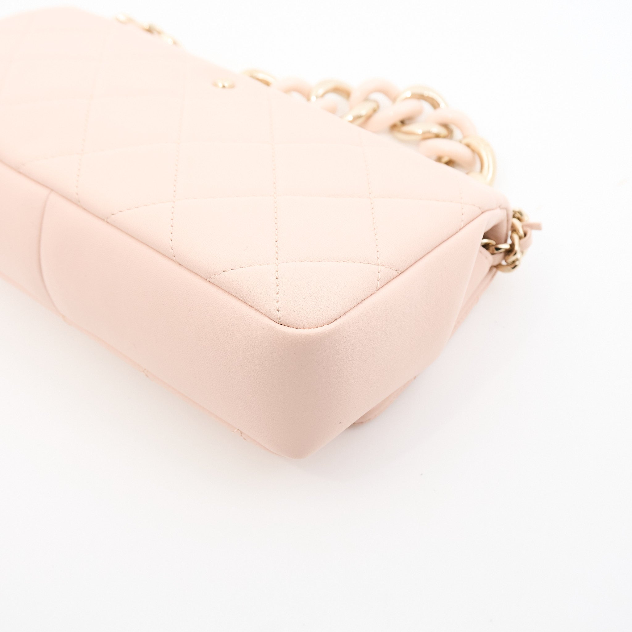 Chanel 22C Medium Flap Bag With Top Handle Pink LGHW