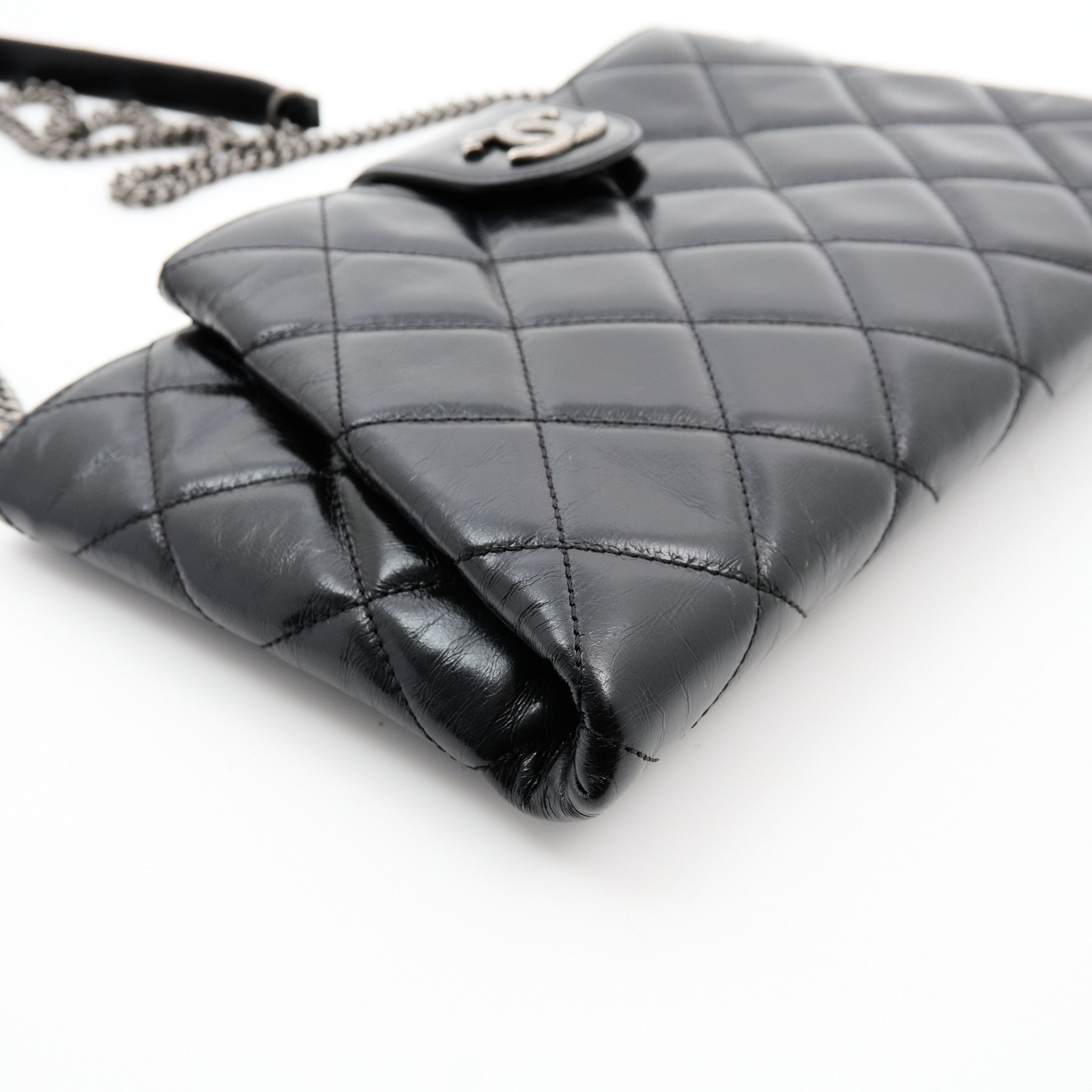 Chanel Black Aged Calfskin Quilted Zip Clutch With Chain