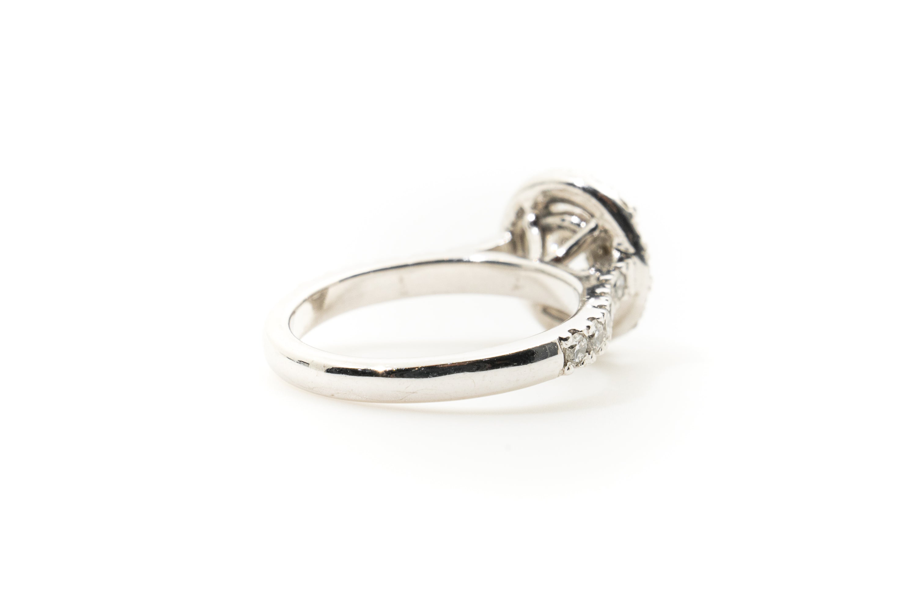 Custom Halo Setting Diamond Ring