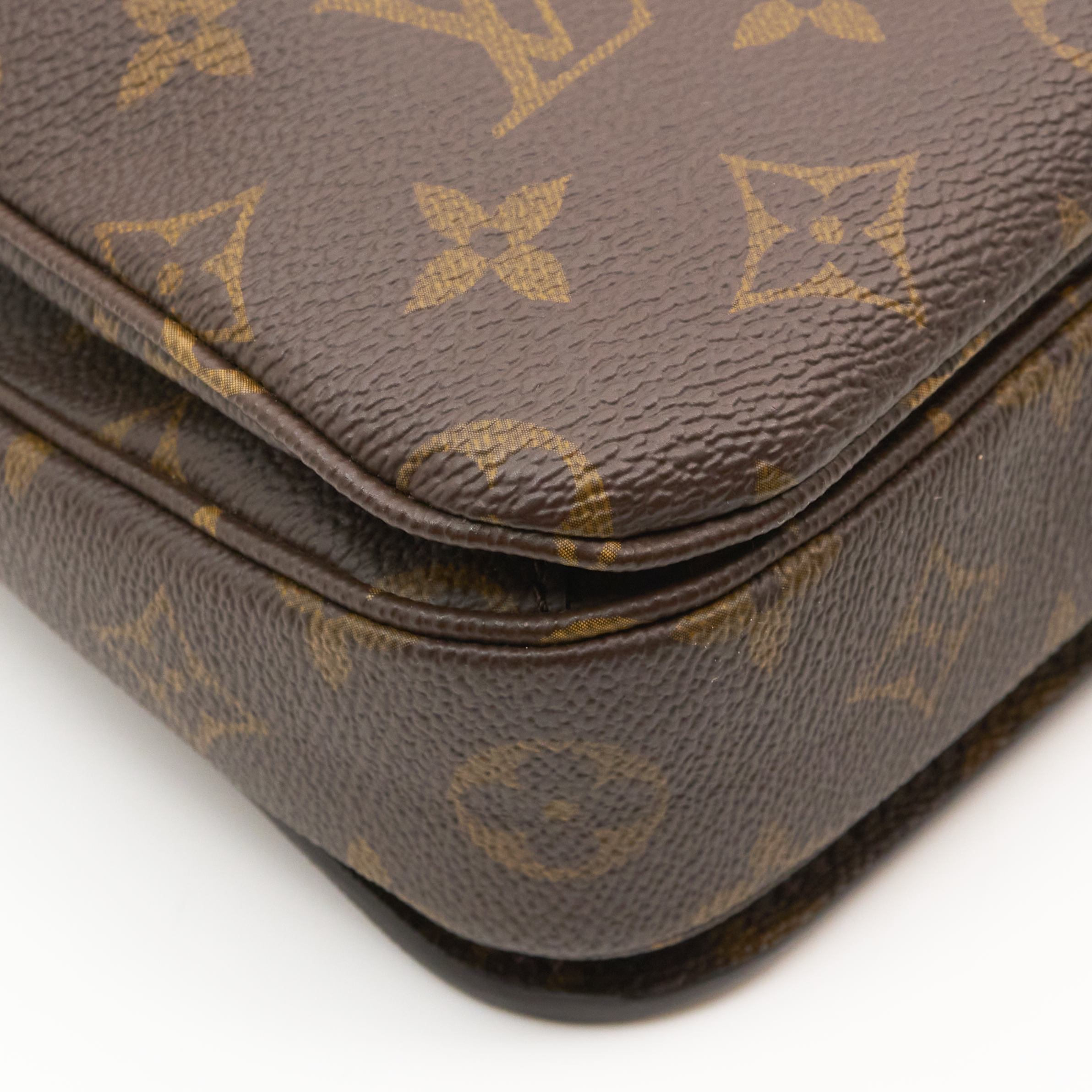 Louis Vuitton Monogram Pochette Metis