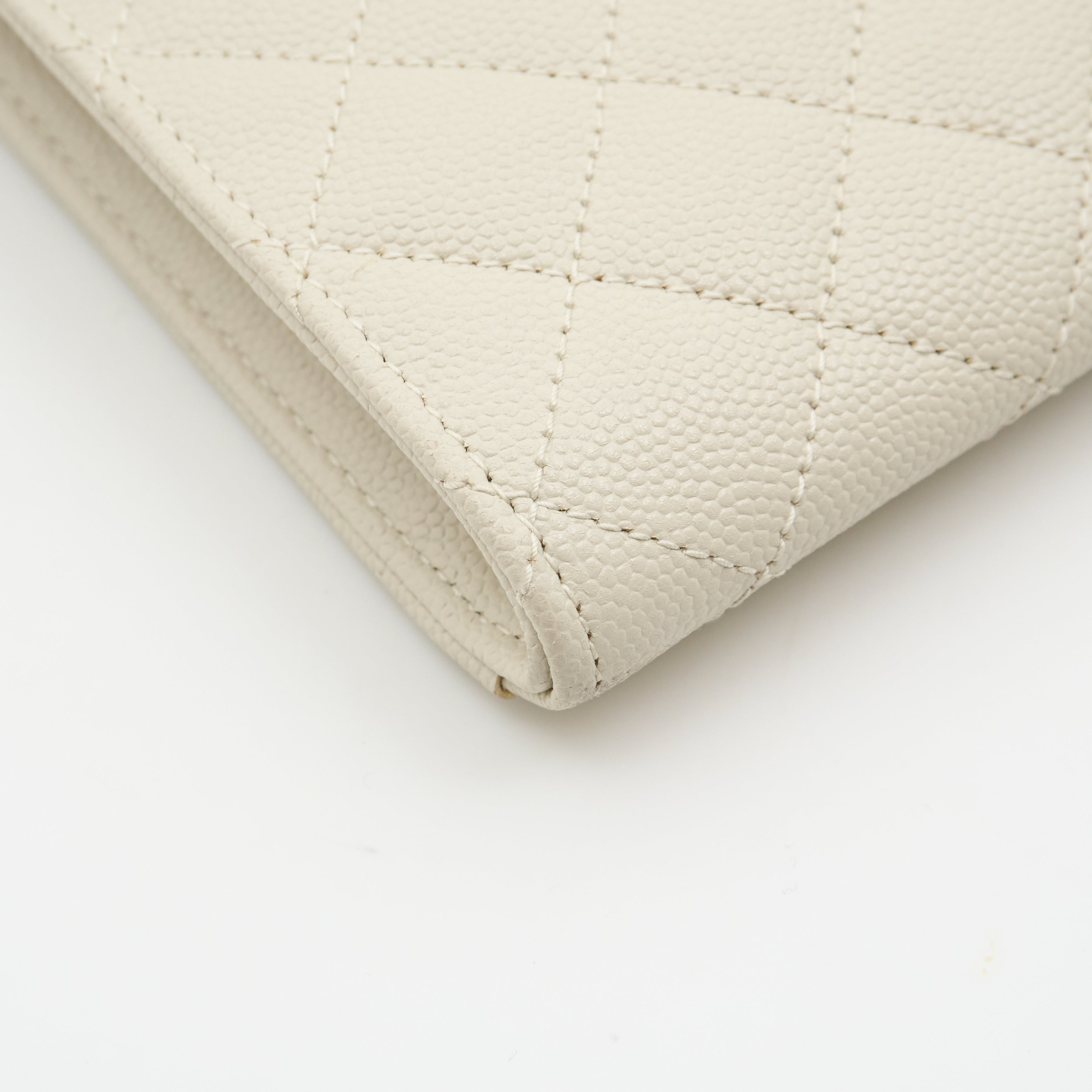 Saint Laurent Flap Pouch In Ivory Grain De Poudre Leather Ivory