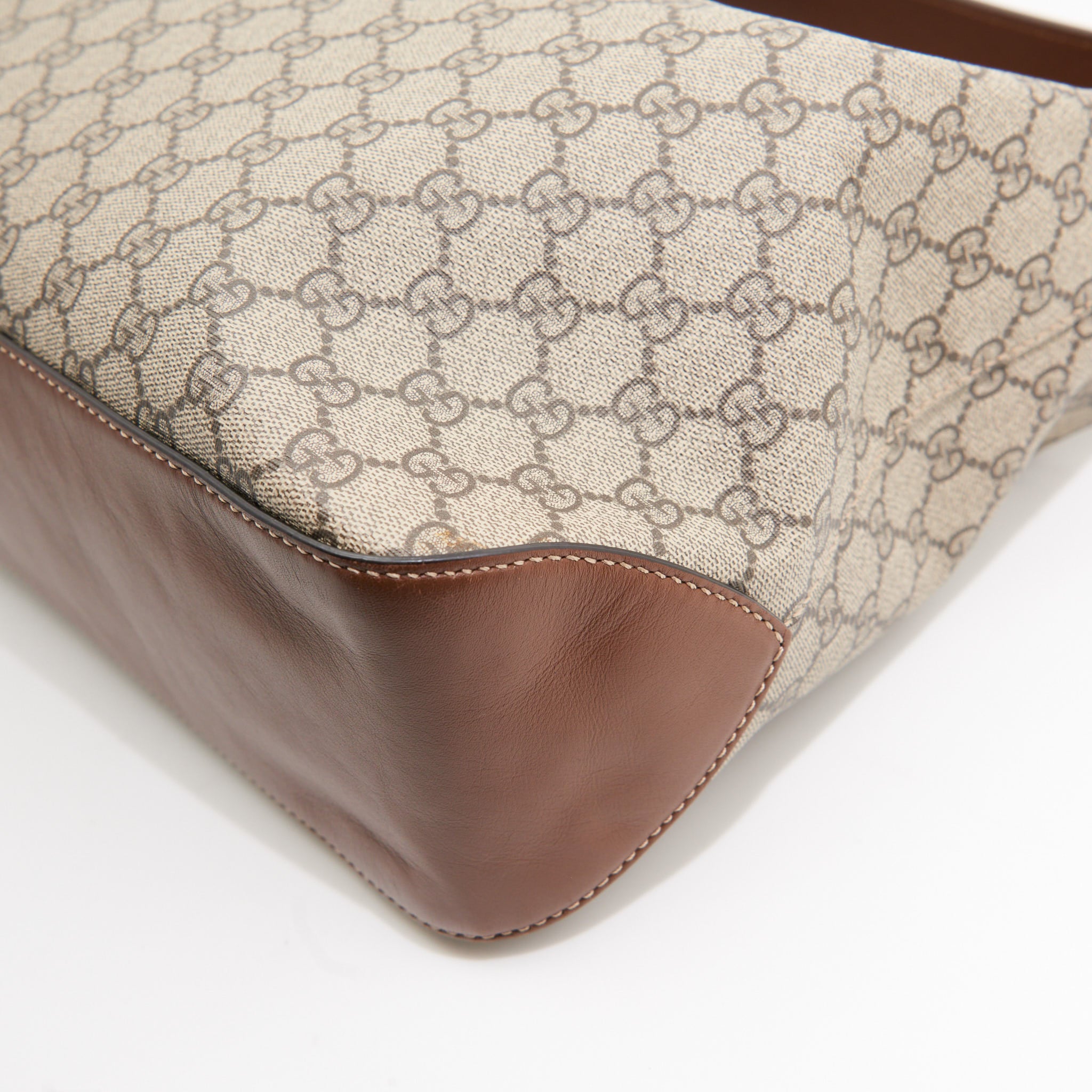 Gucci Canvas Large GG Supreme in Brown Monogram