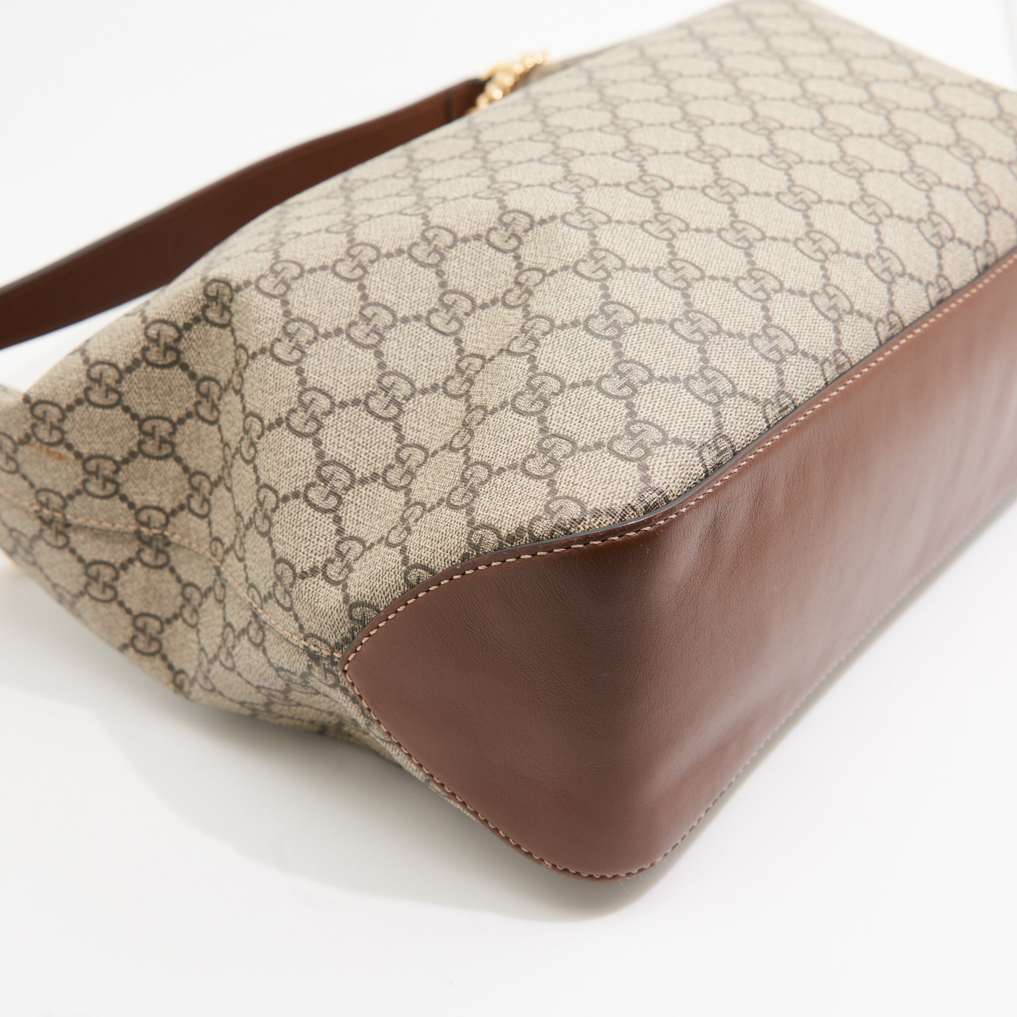 Gucci Canvas Large GG Supreme in Brown Monogram