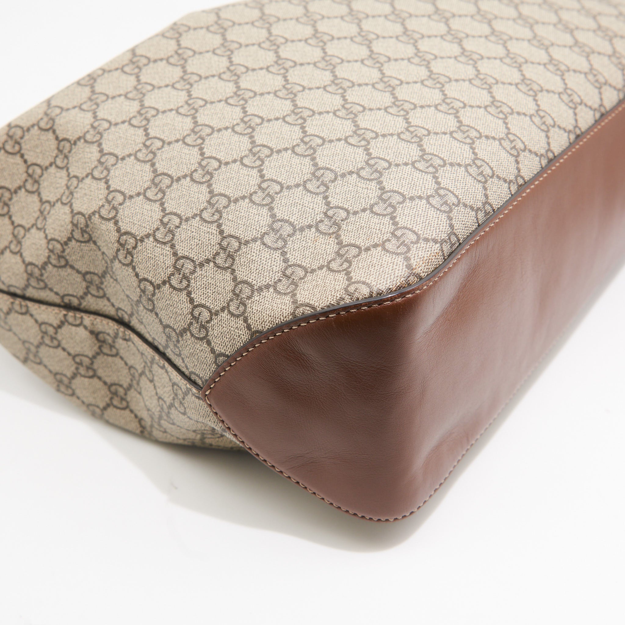 Gucci Canvas Large GG Supreme in Brown Monogram