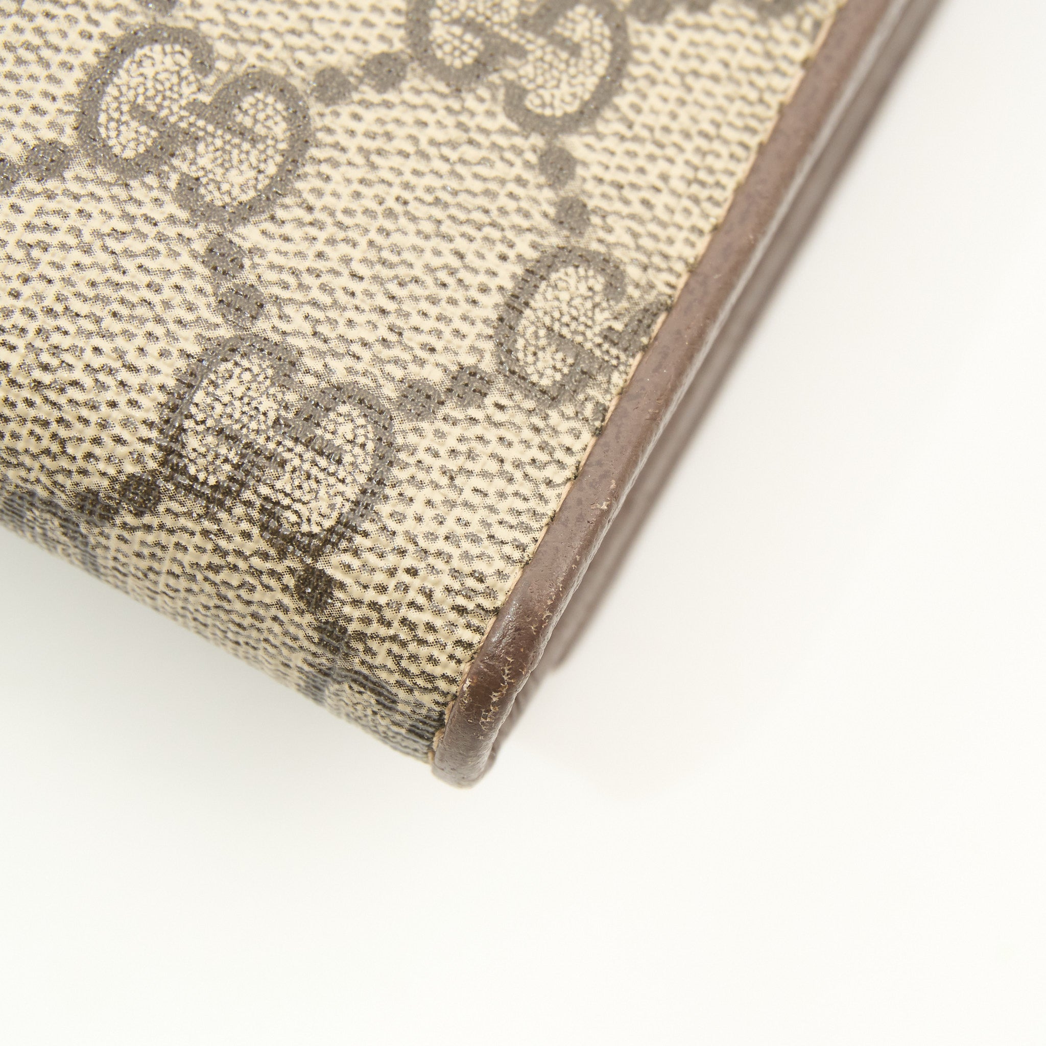 Gucci GG Supreme Wallet on Chain