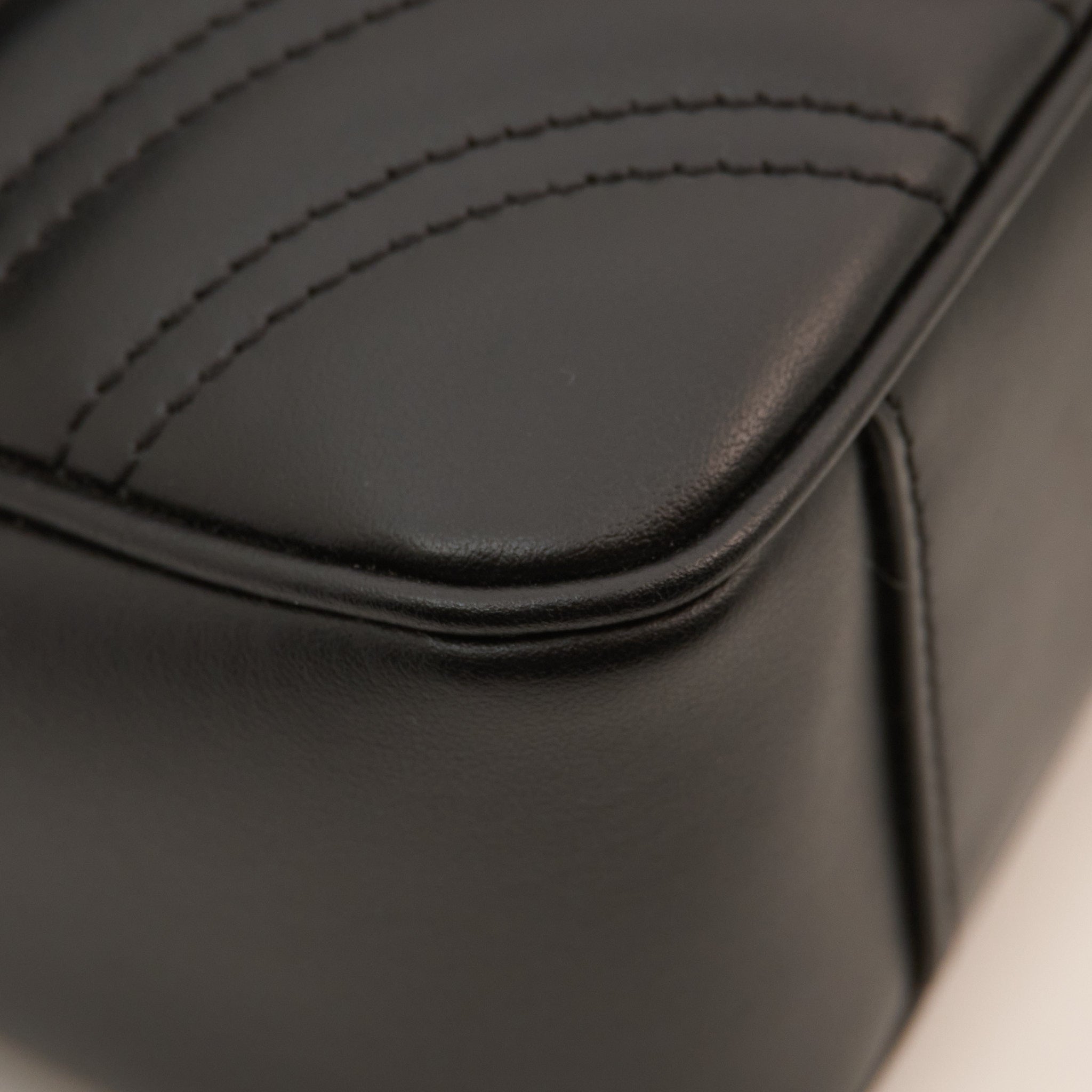Gucci GG Marmont Small Matelassé Shoulder Flap Bag Black