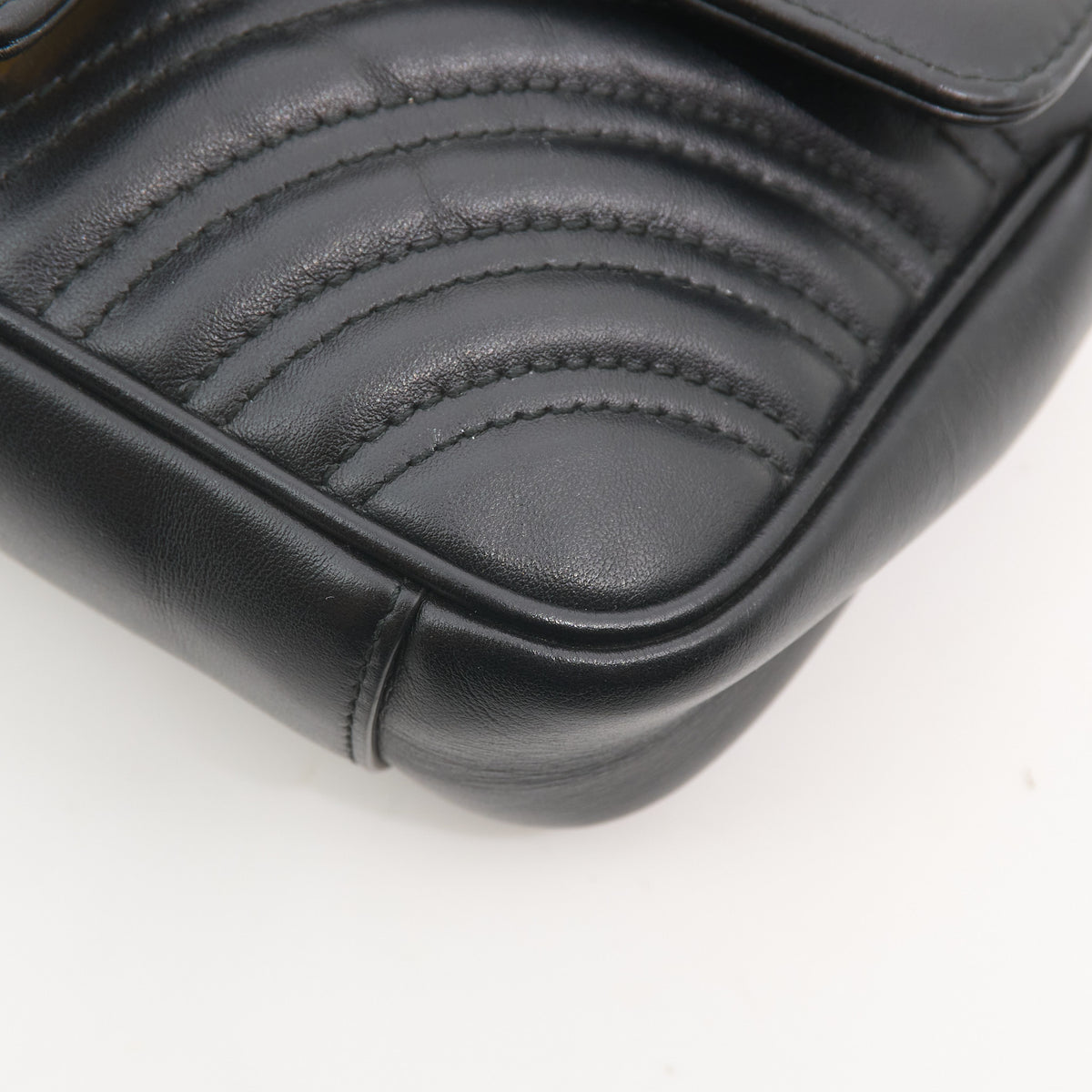 Gucci GG Marmont Matelassé Small Shoulder Flap Bag Black