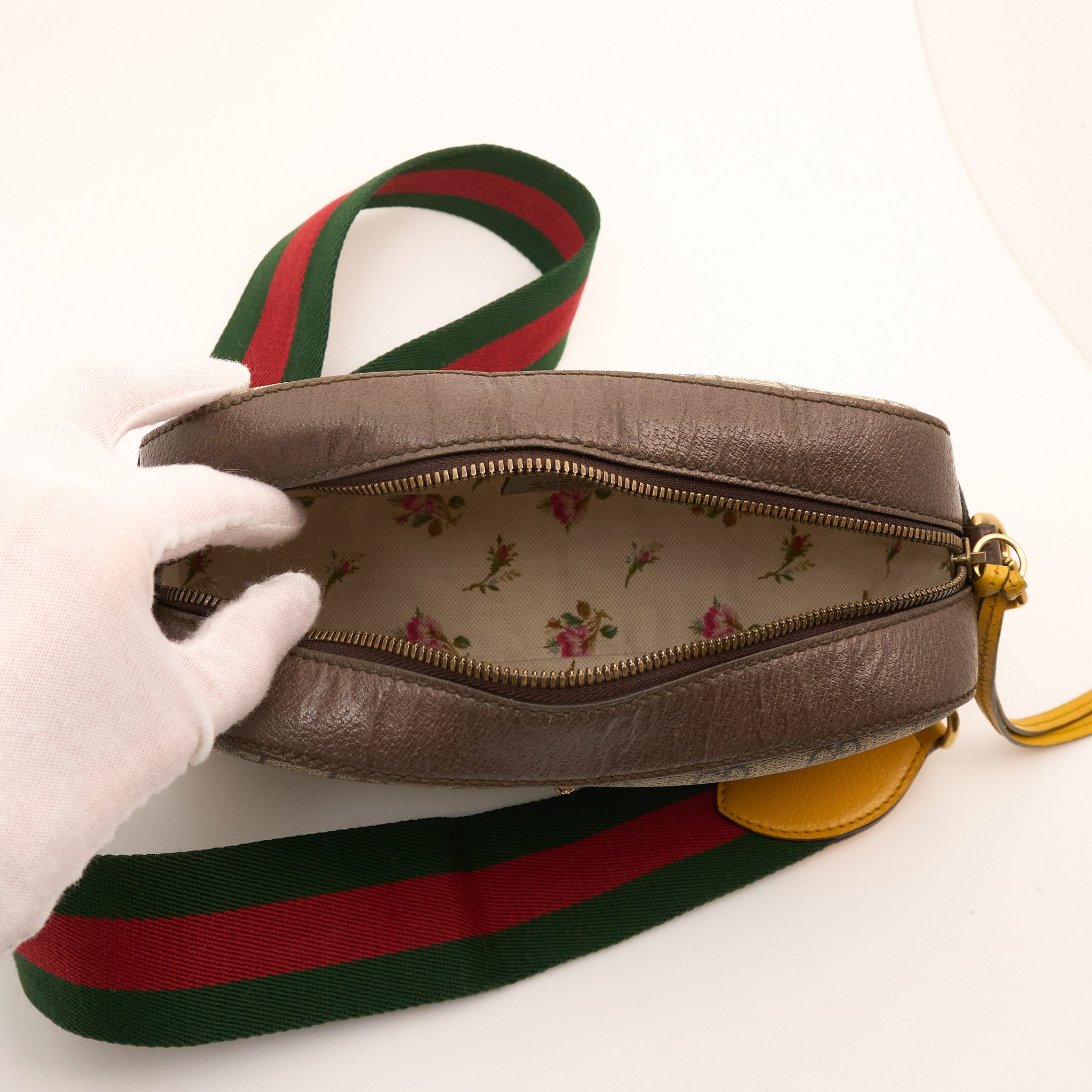 Gucci Neo Vintage GG Supreme Messenger Bag