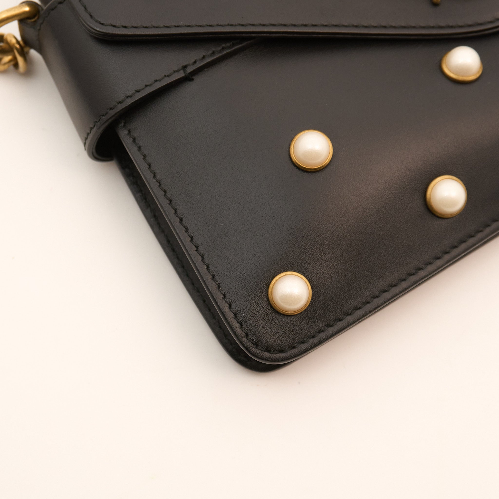 Gucci Queen Bee Black Leather Shoulder Bag