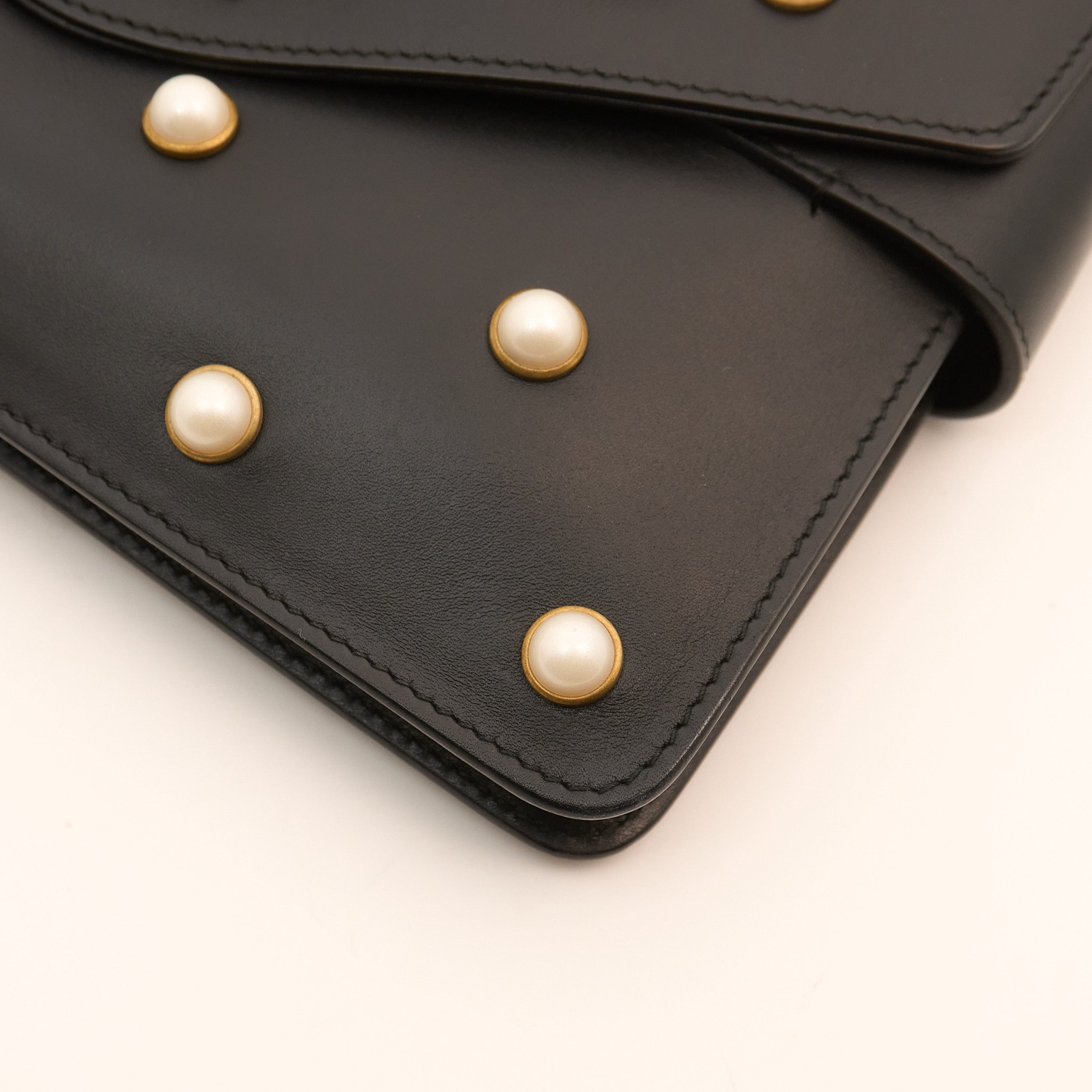 Gucci Queen Bee Black Leather Shoulder Bag