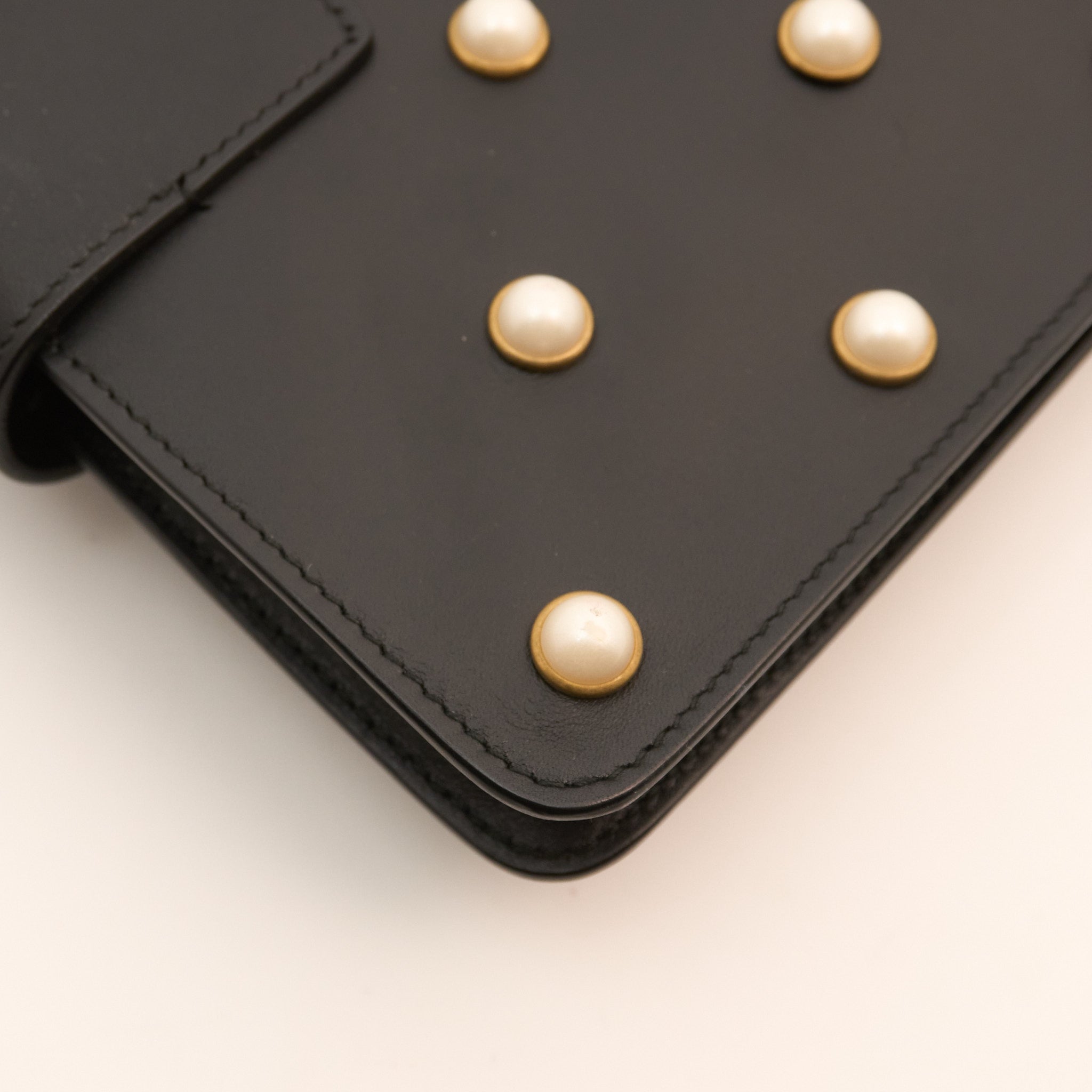 Gucci Queen Bee Black Leather Shoulder Bag