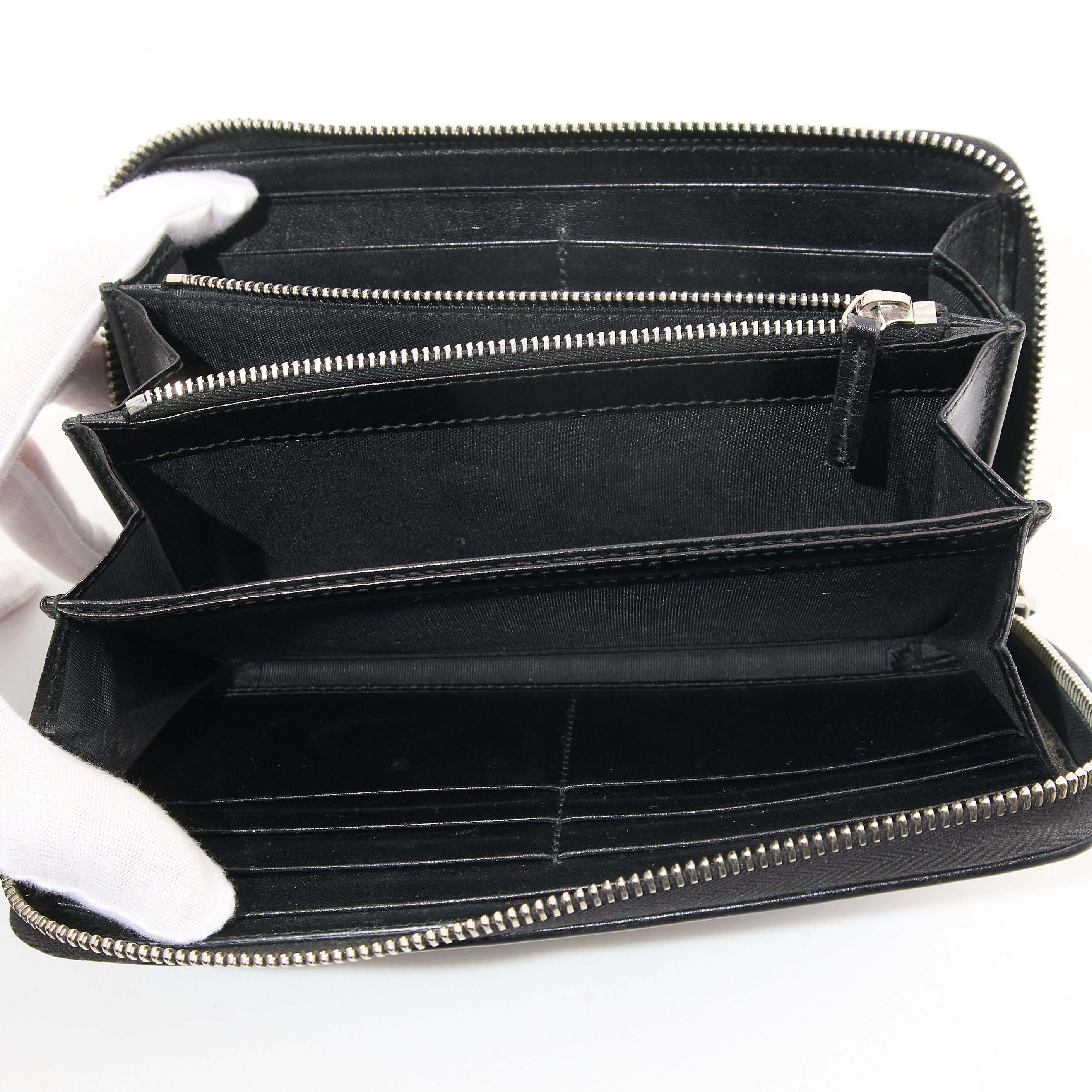 Gucci Black Zip Around Wallet