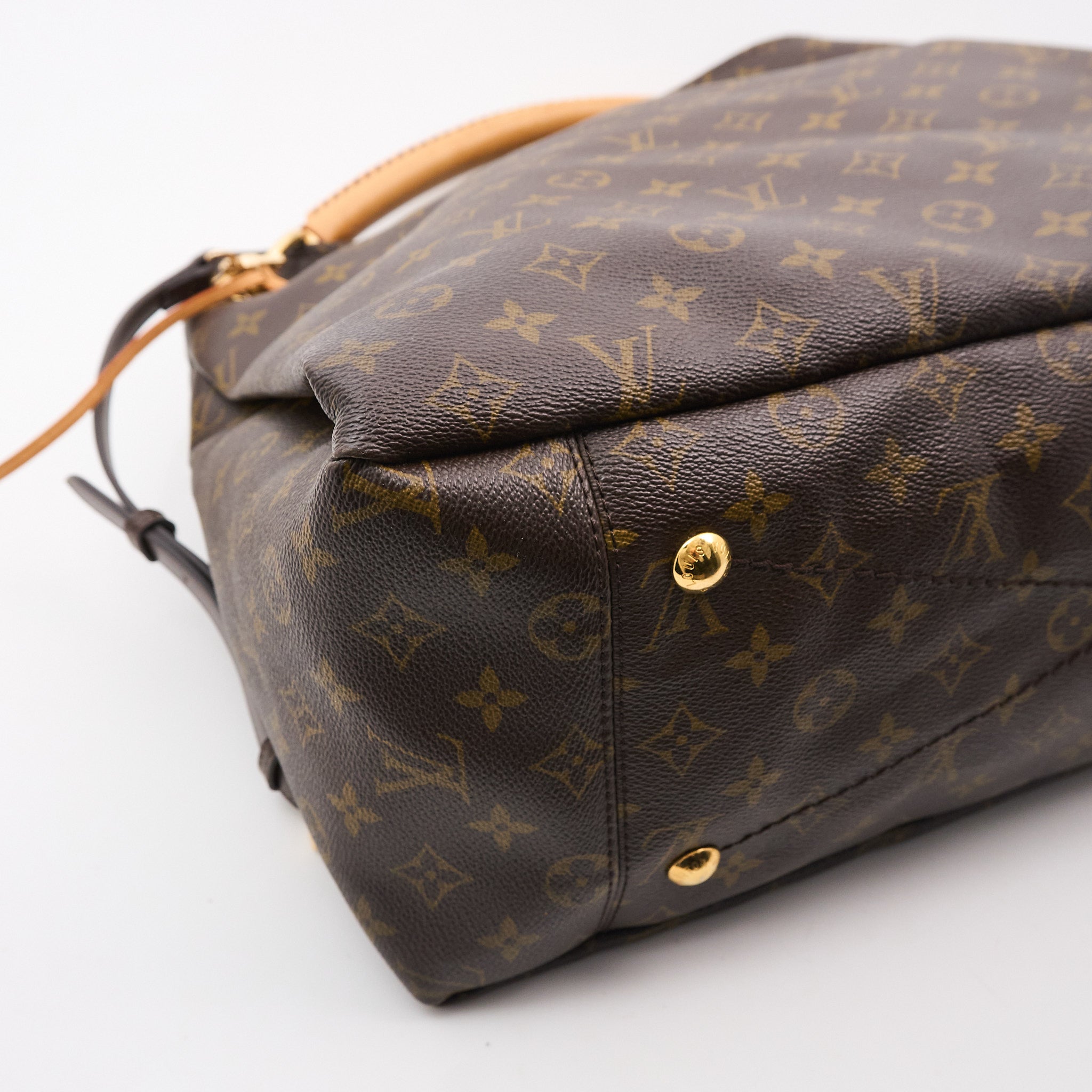 Louis Vuitton Artsy Monogram GM Tote Bag