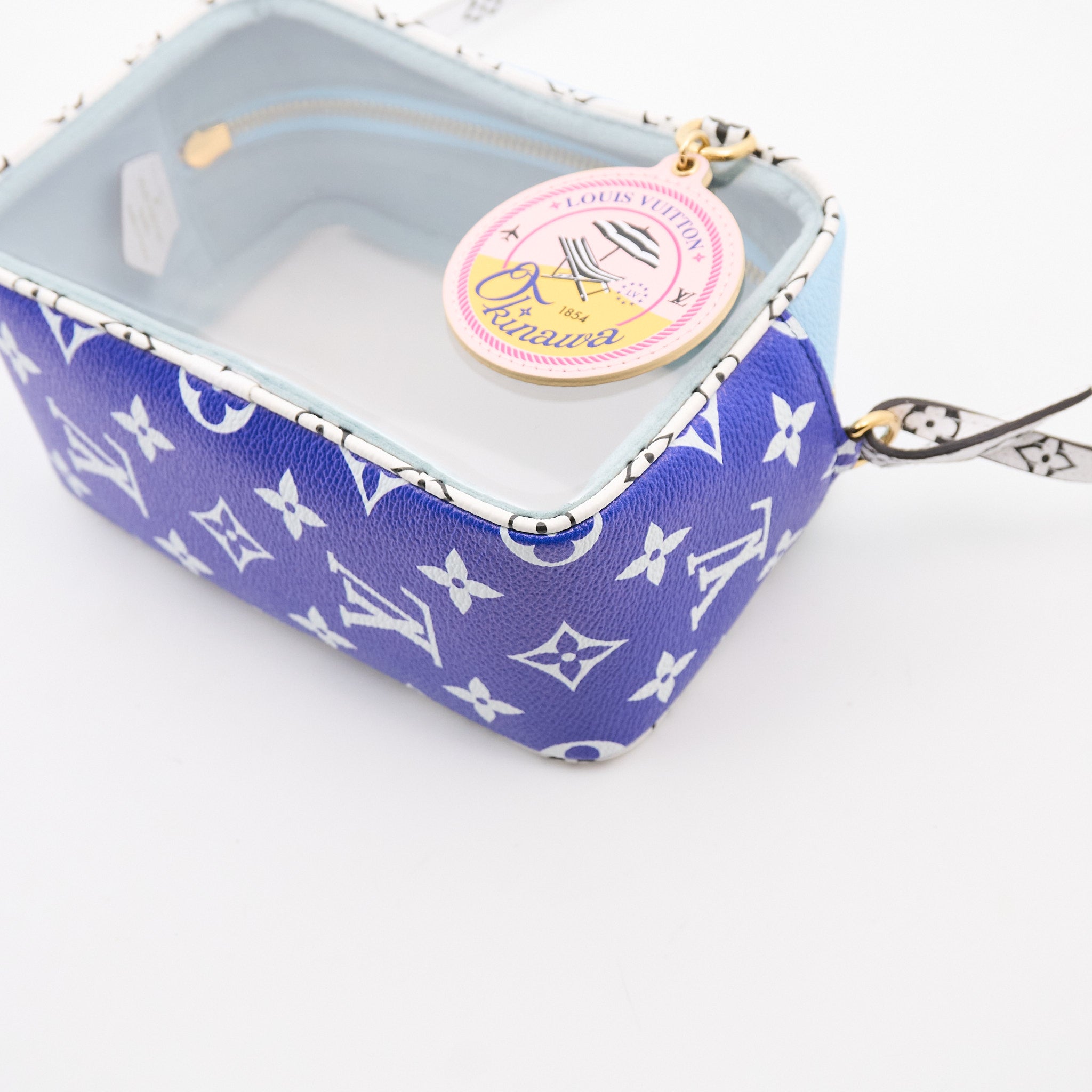 Louis Vuitton Blue Beach Gaint Okina