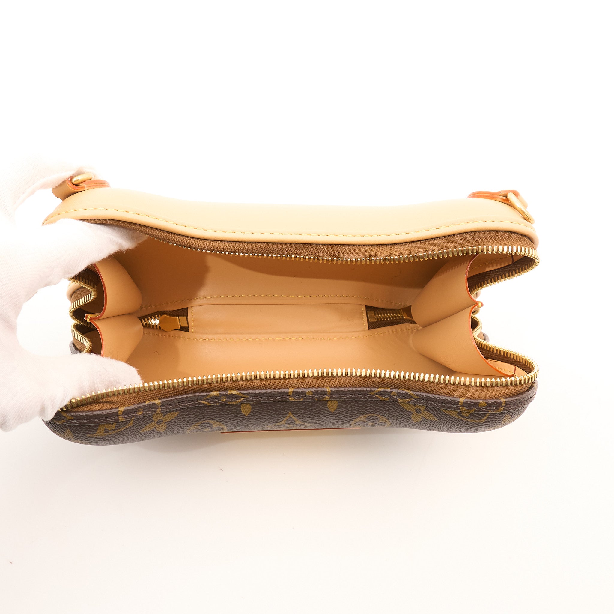 Louis Vuitton Bone Wearable Wallet