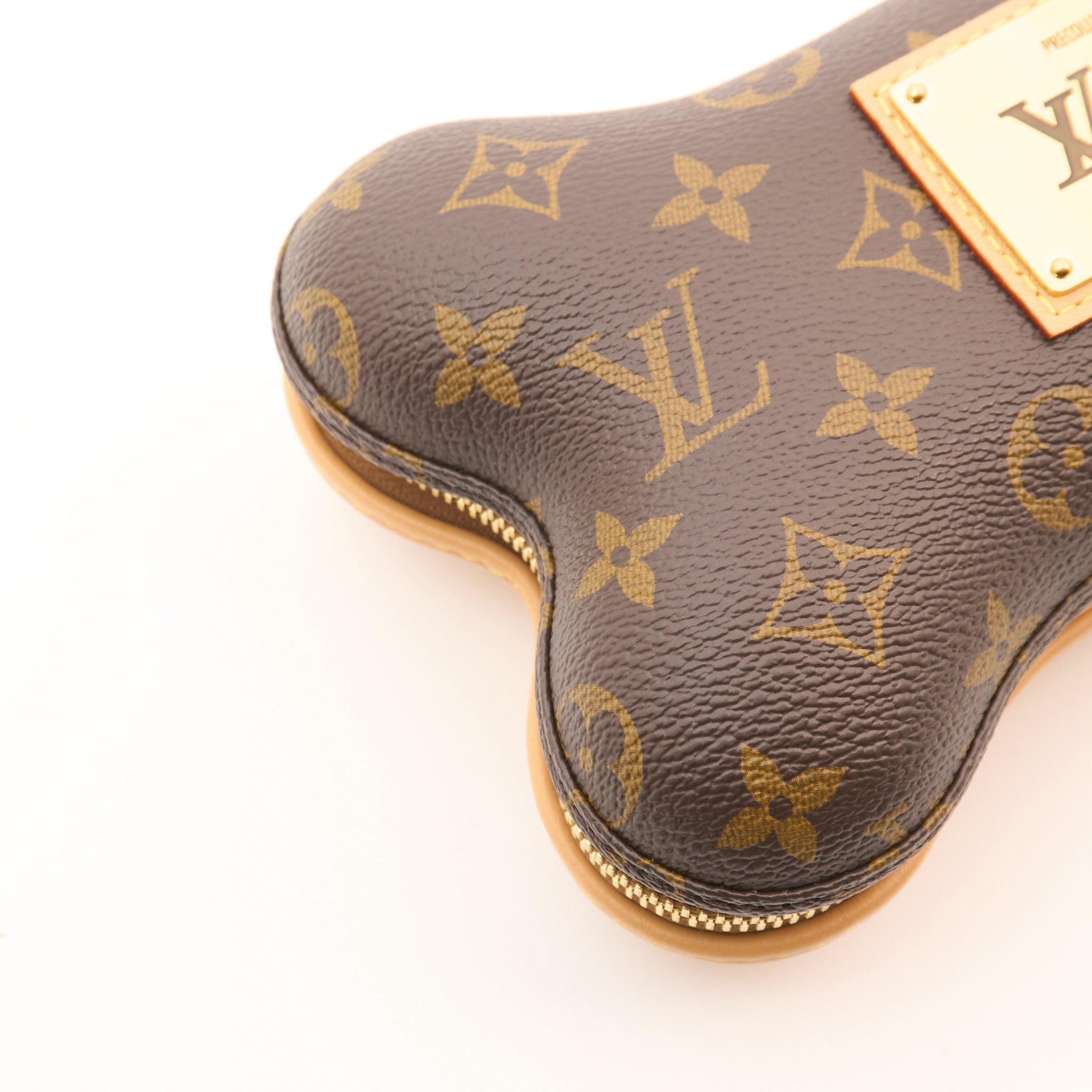 Louis Vuitton Bone Wearable Wallet