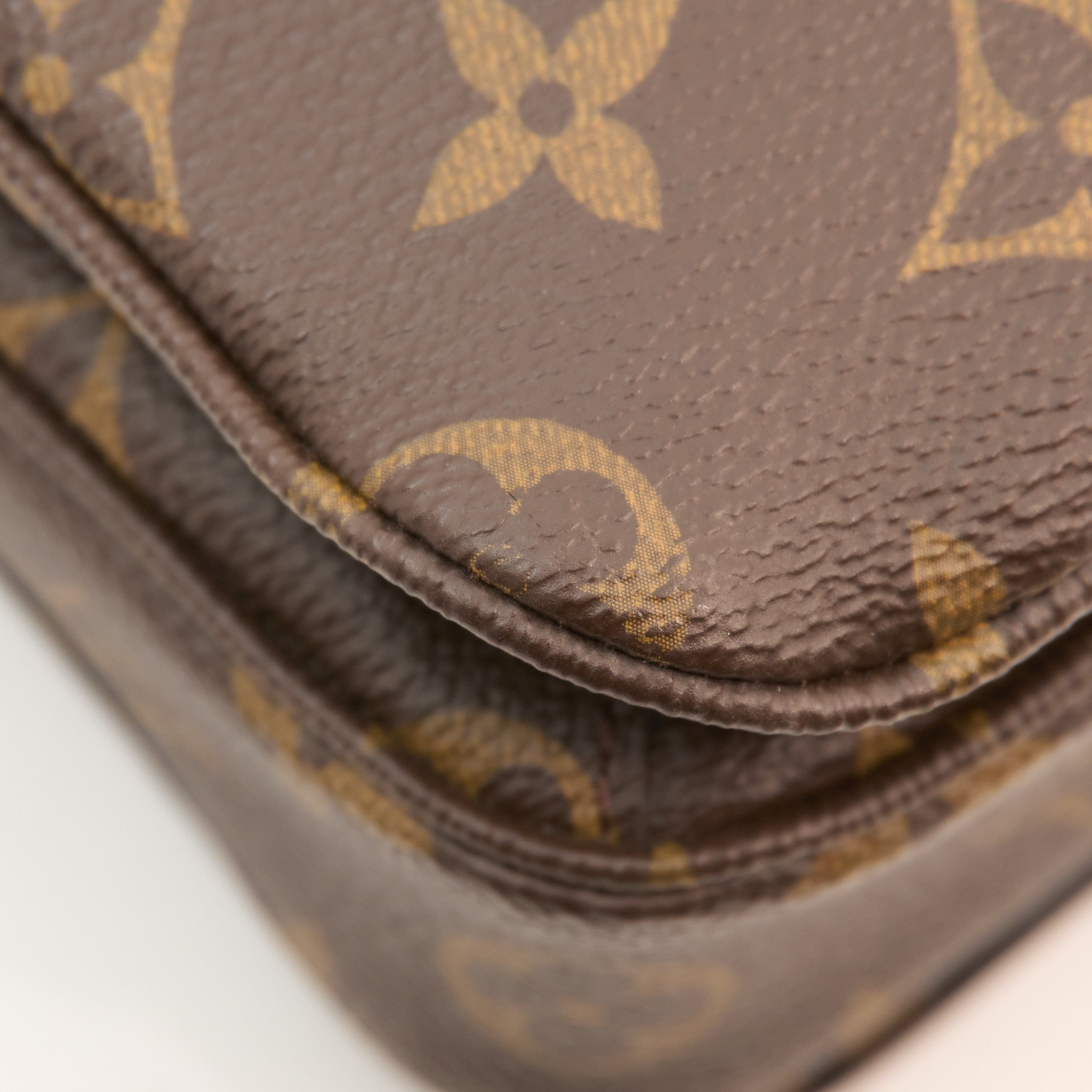 Louis Vuitton Pochette Metis Monogram Bag