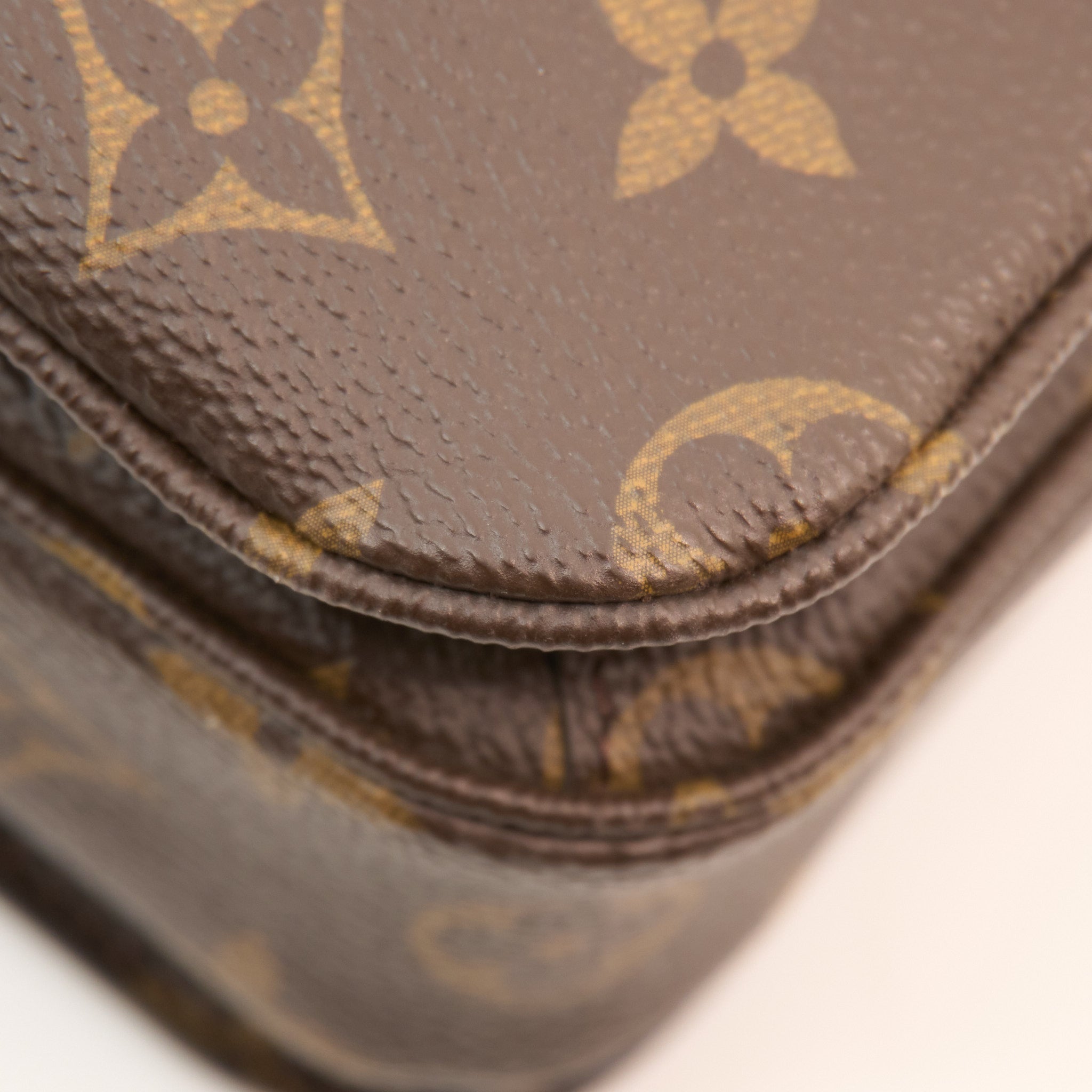 Louis Vuitton Pochette Metis Monogram Bag
