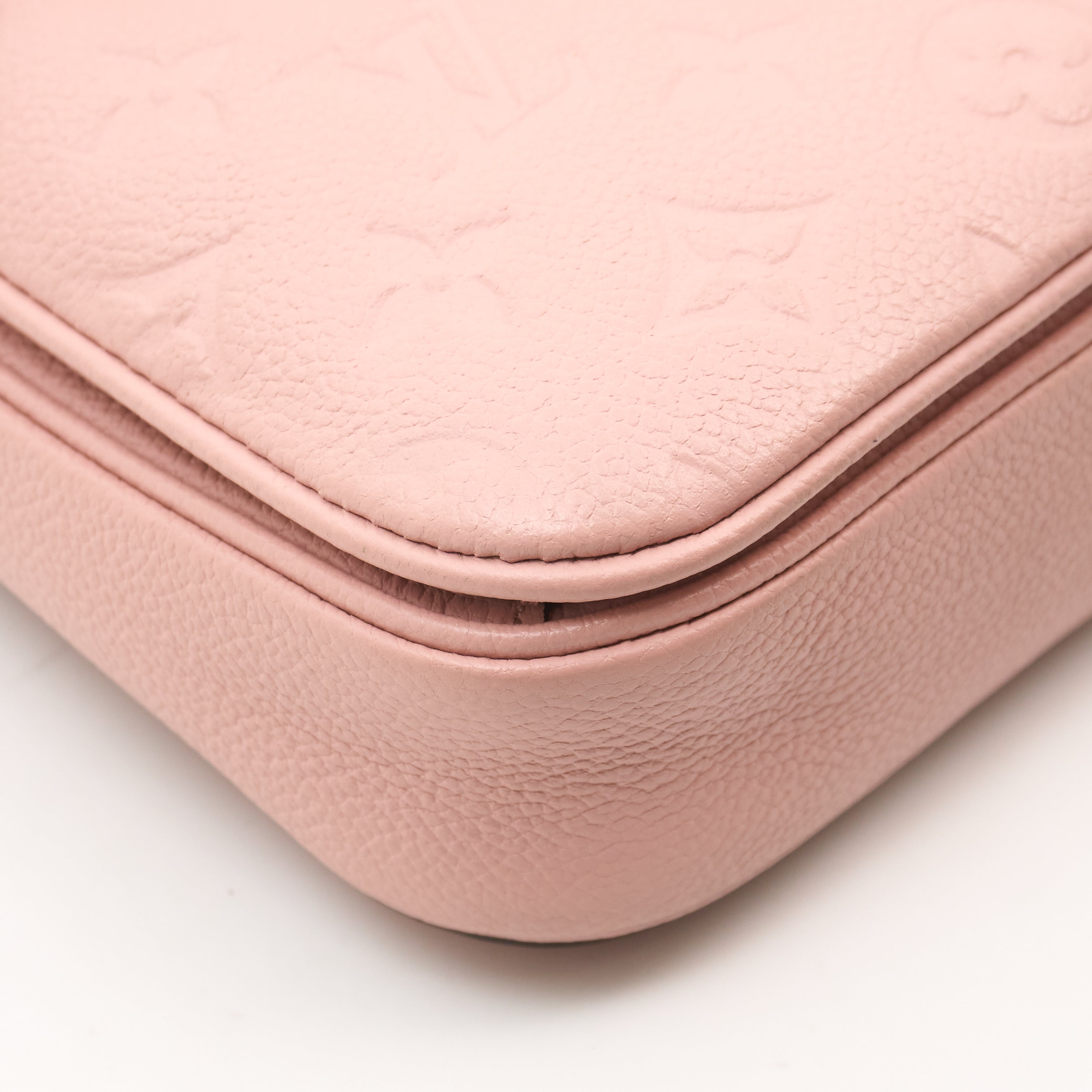 Louis Vuitton Pochette Metis Rose Poudre Empriente Leather