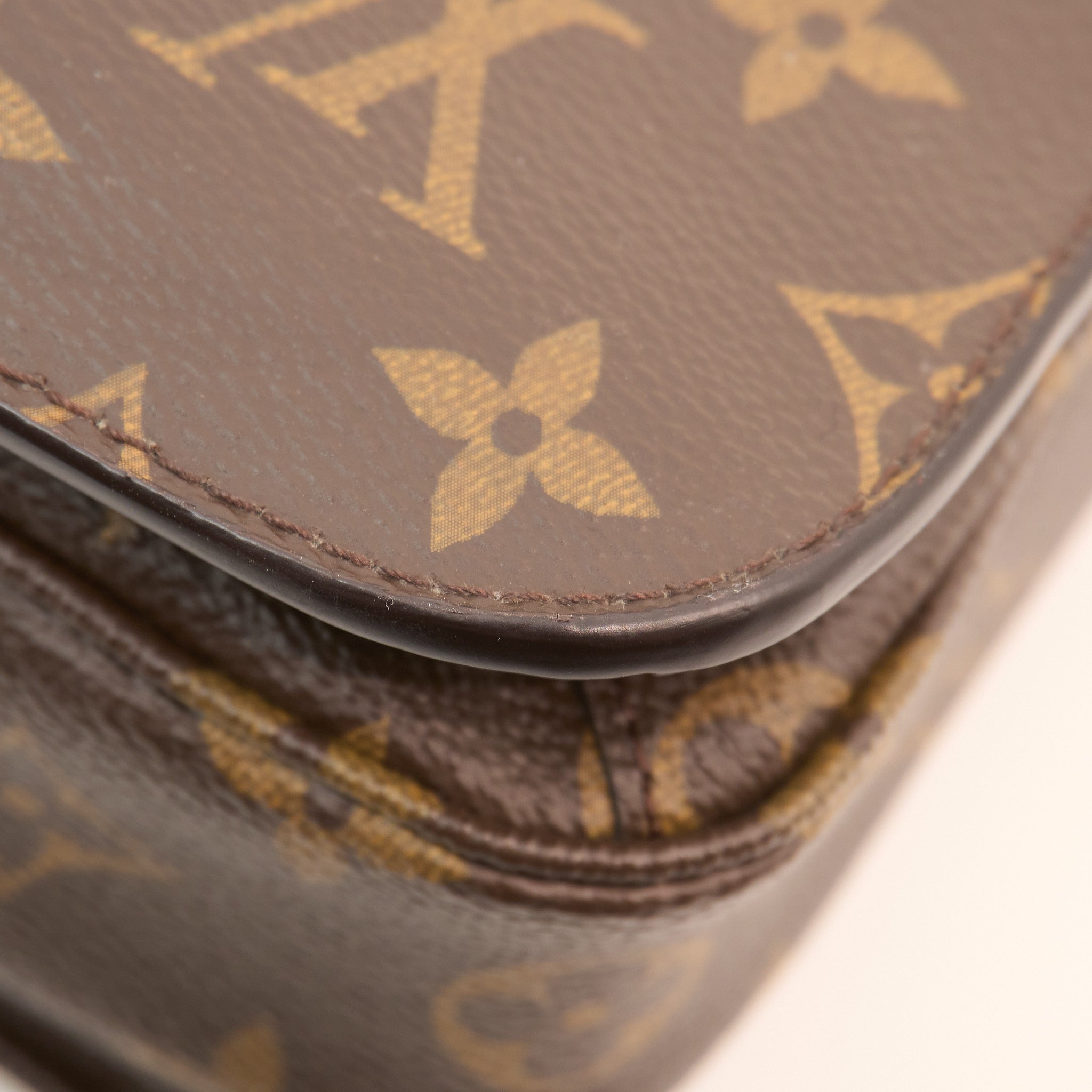 Louis Vuitton Pochette Metis Monogram Bag
