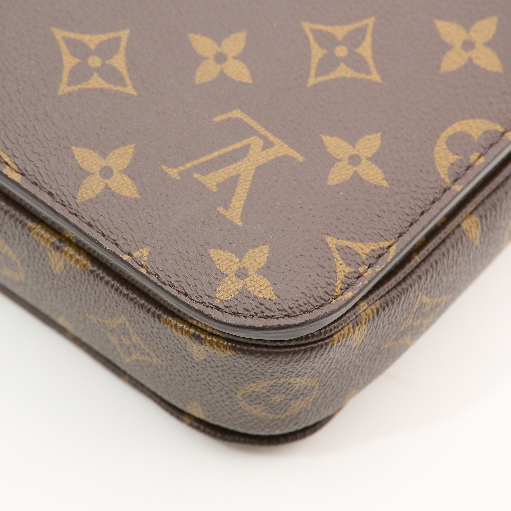 Louis Vuitton Pochette Metis Monogram Bag