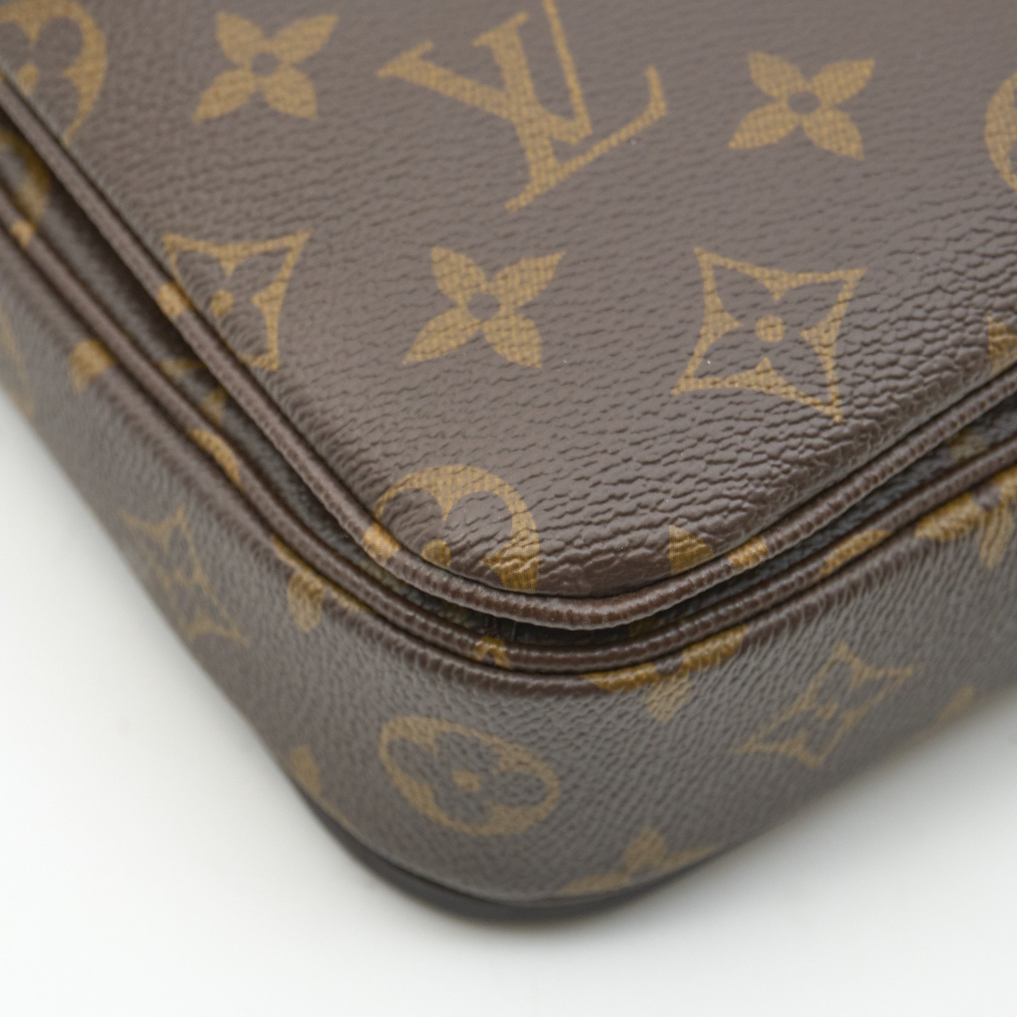 Louis Vuitton Metis Monogram Bag