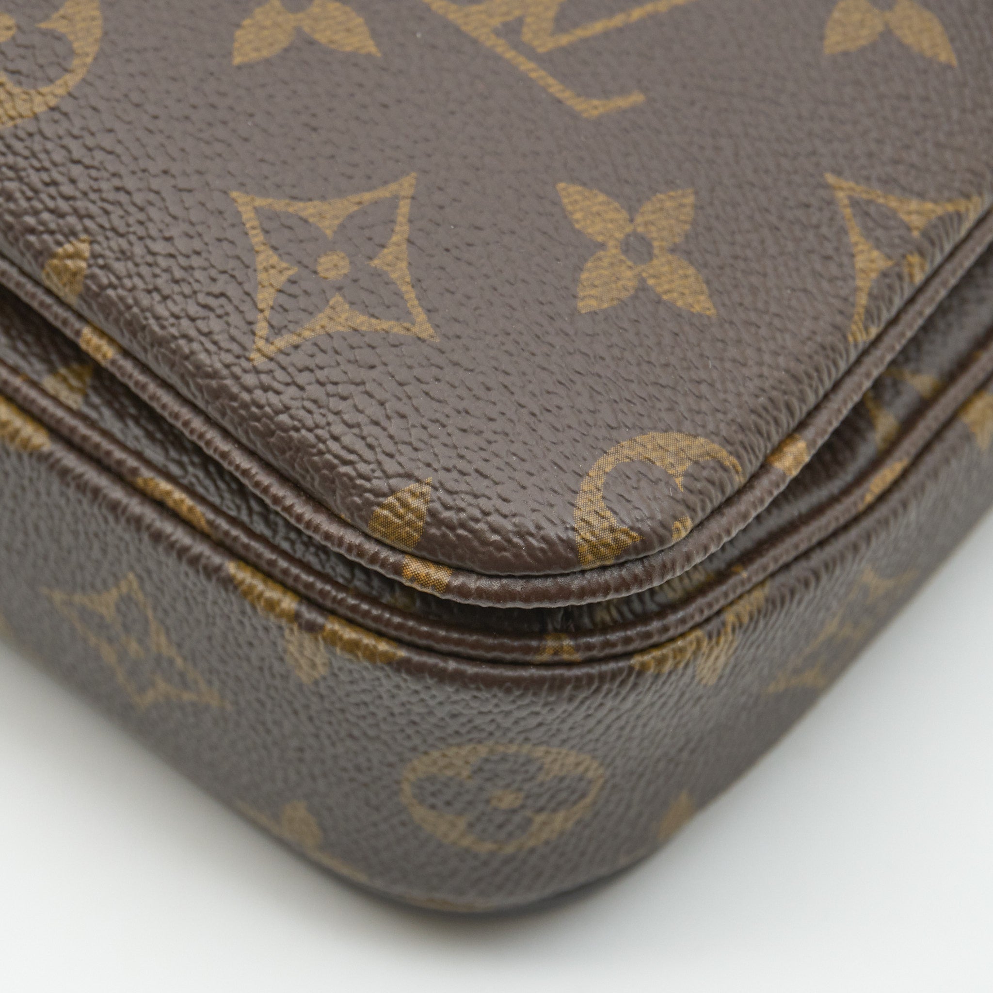 Louis Vuitton Metis Monogram Bag