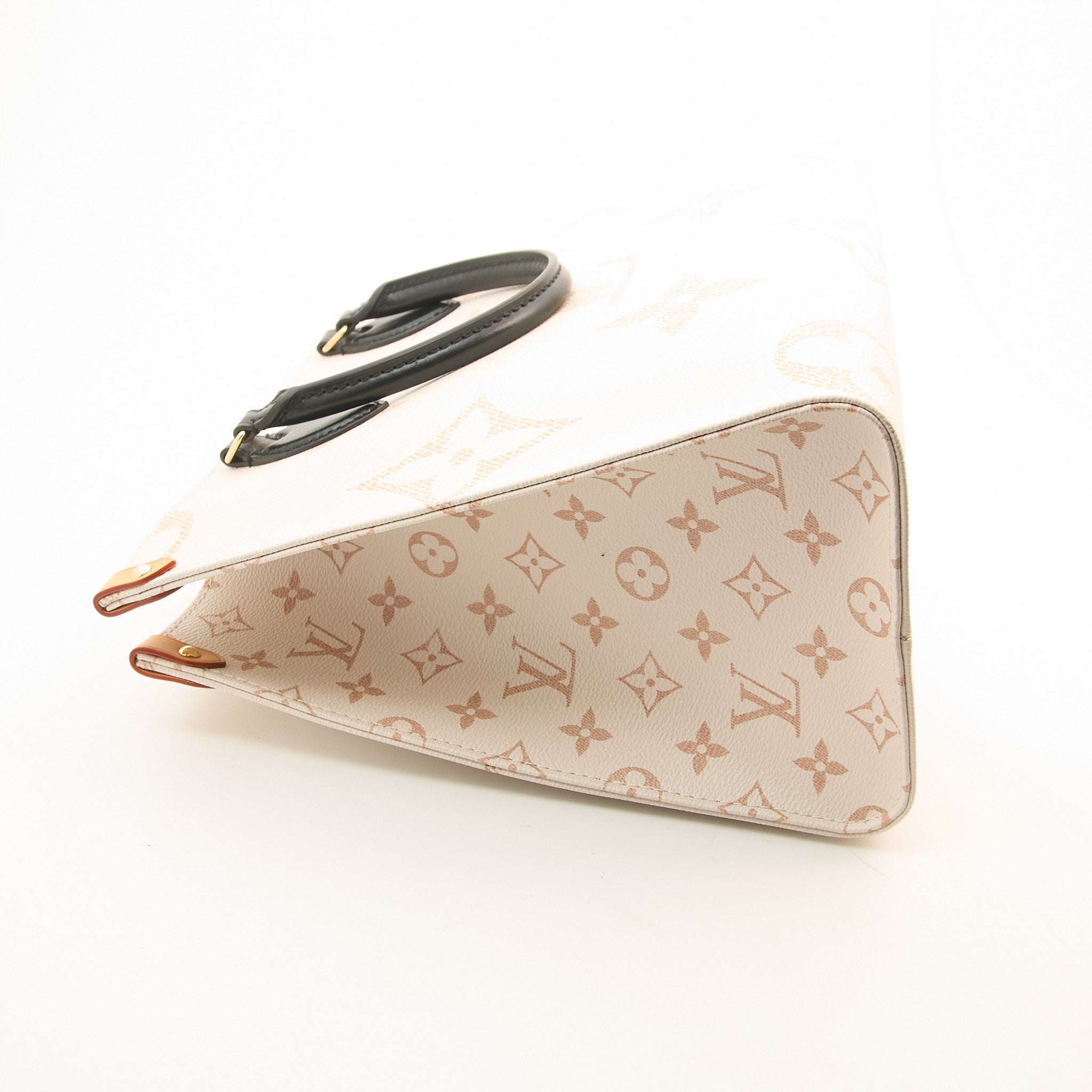 Louis Vuitton MM On the Go Bag Monogram Dune