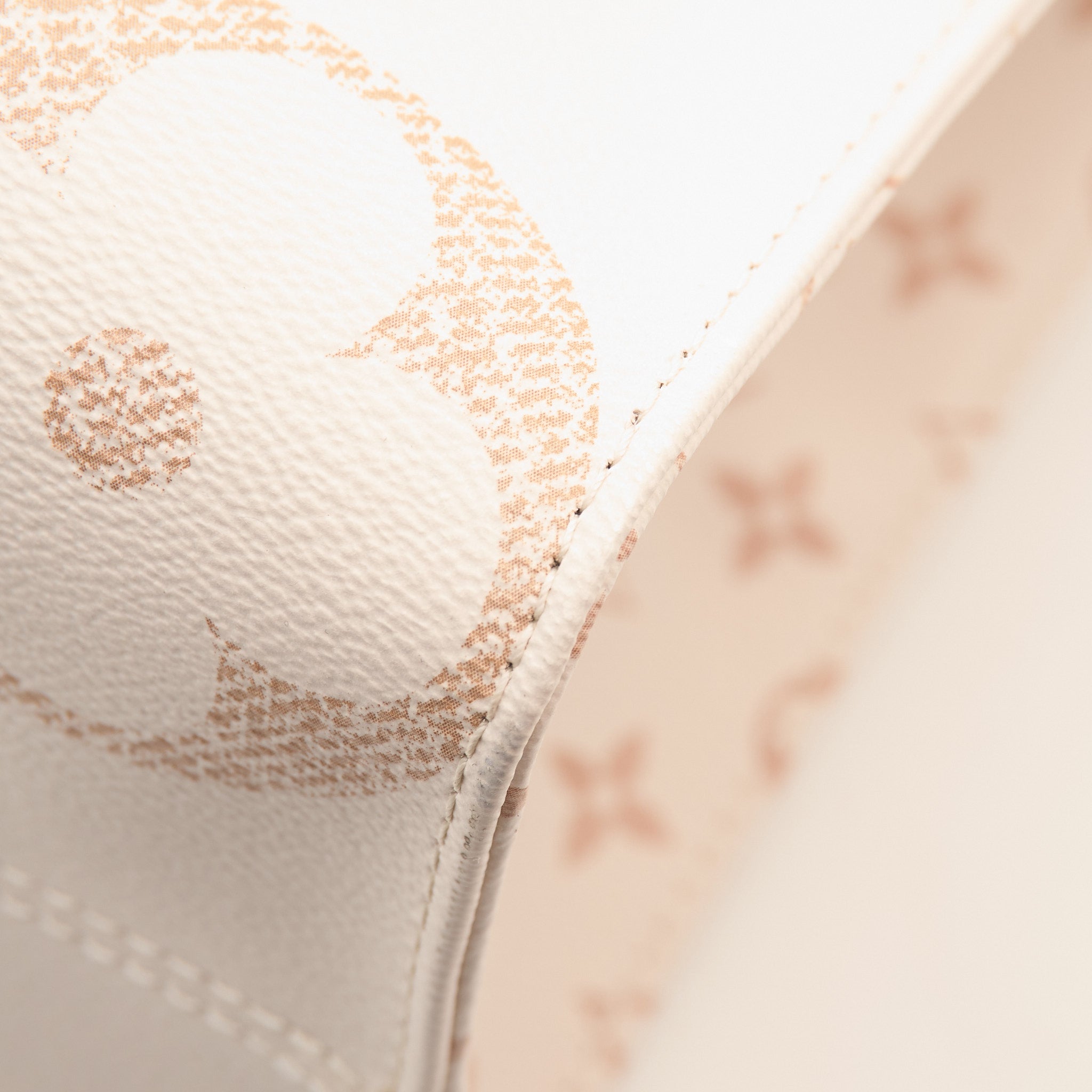 Louis Vuitton MM On the Go Bag Monogram Dune