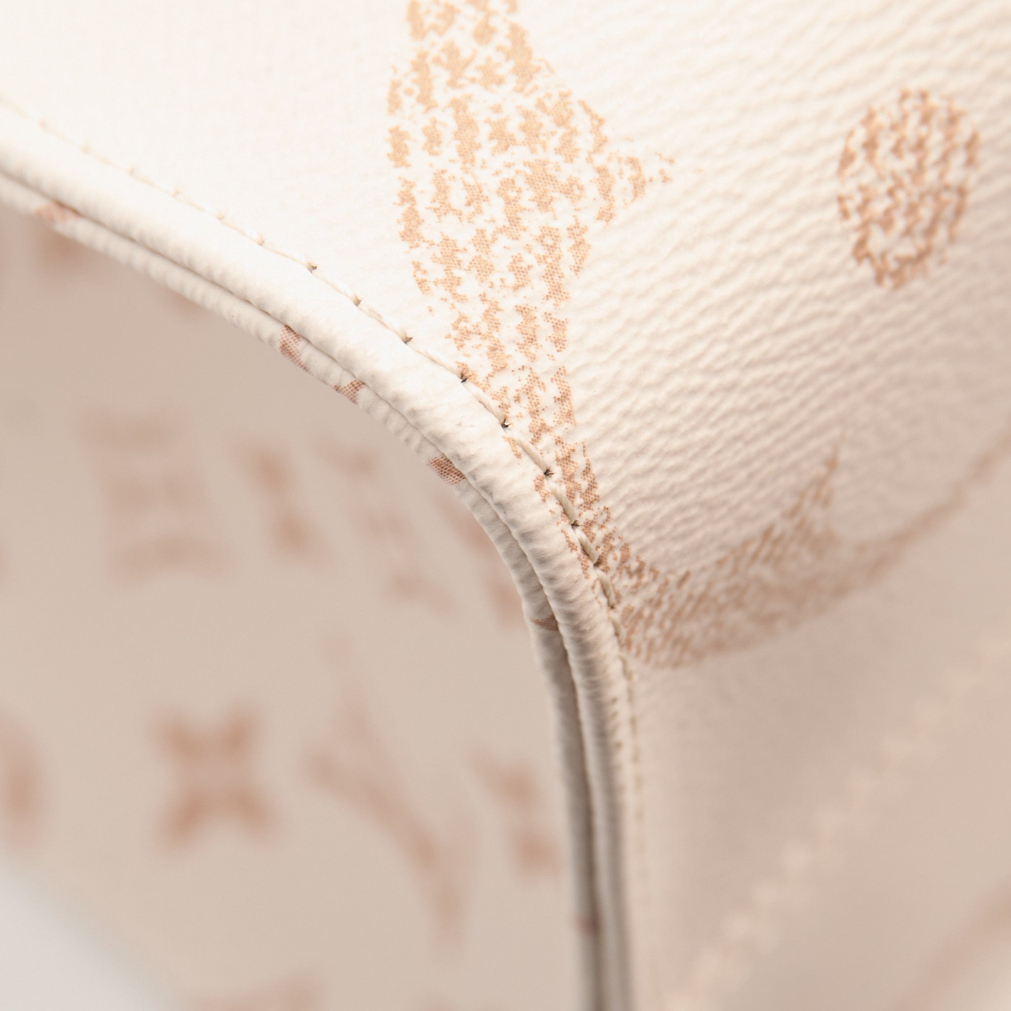 Louis Vuitton MM On the Go Bag Monogram Dune