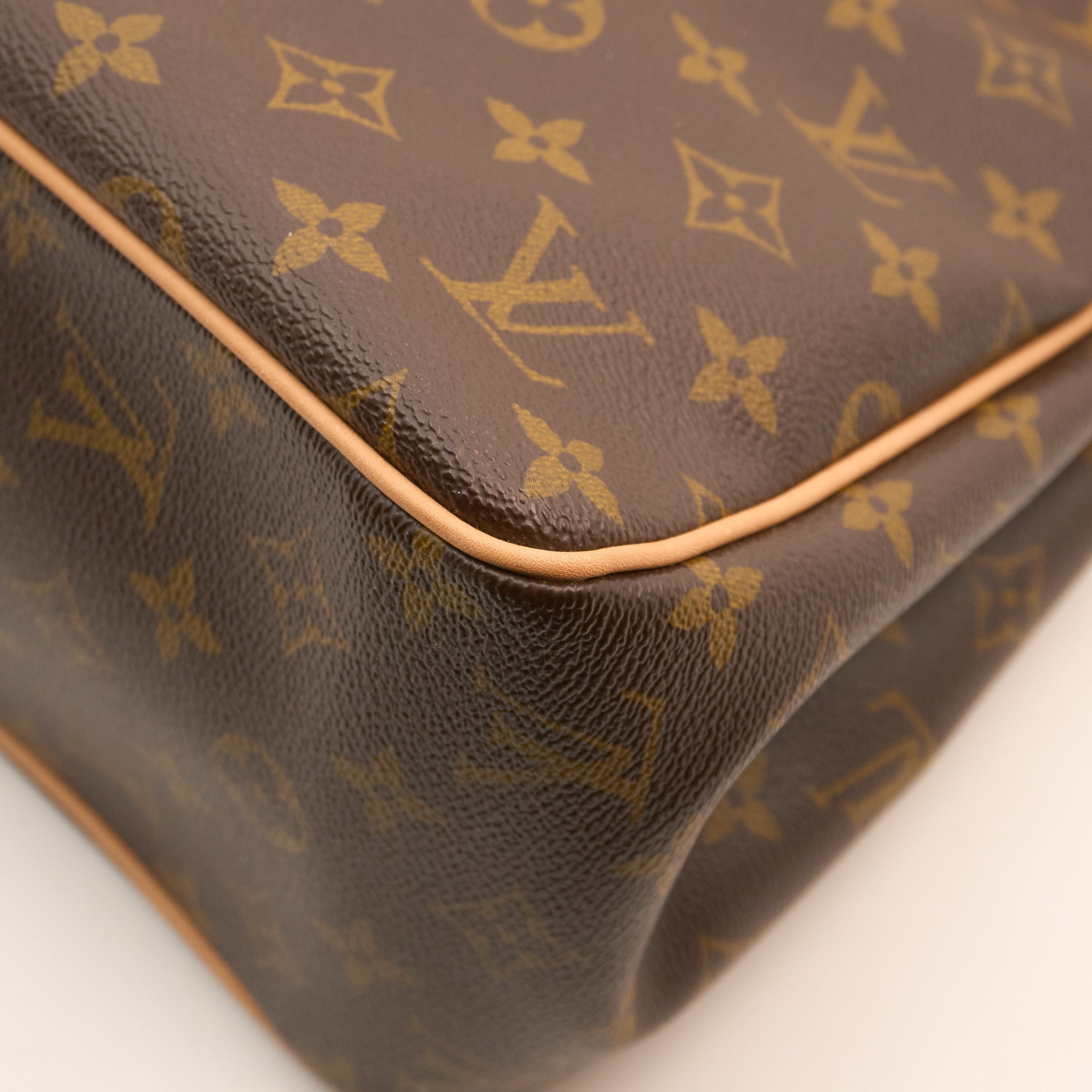 Louis Vuitton Monogram Batignolles Tote Bag