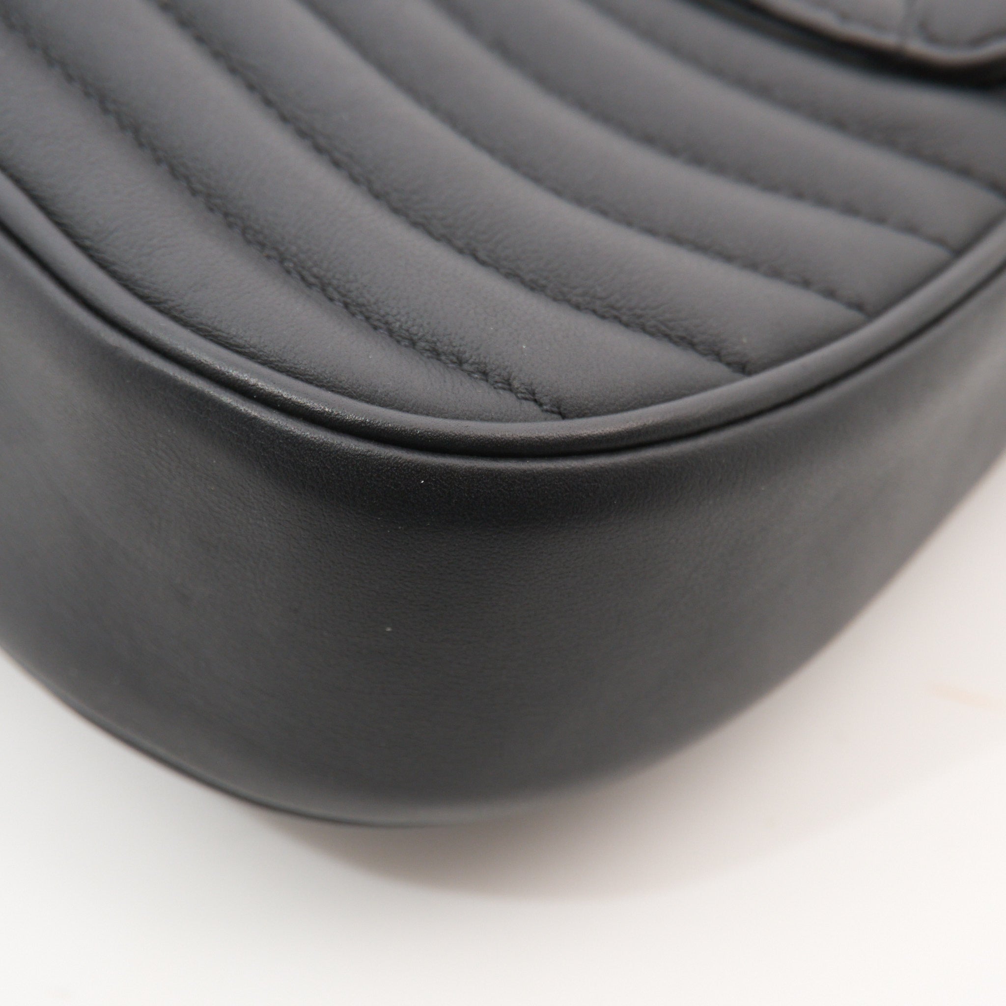 Louis Vuitton New Wave Chain Bag