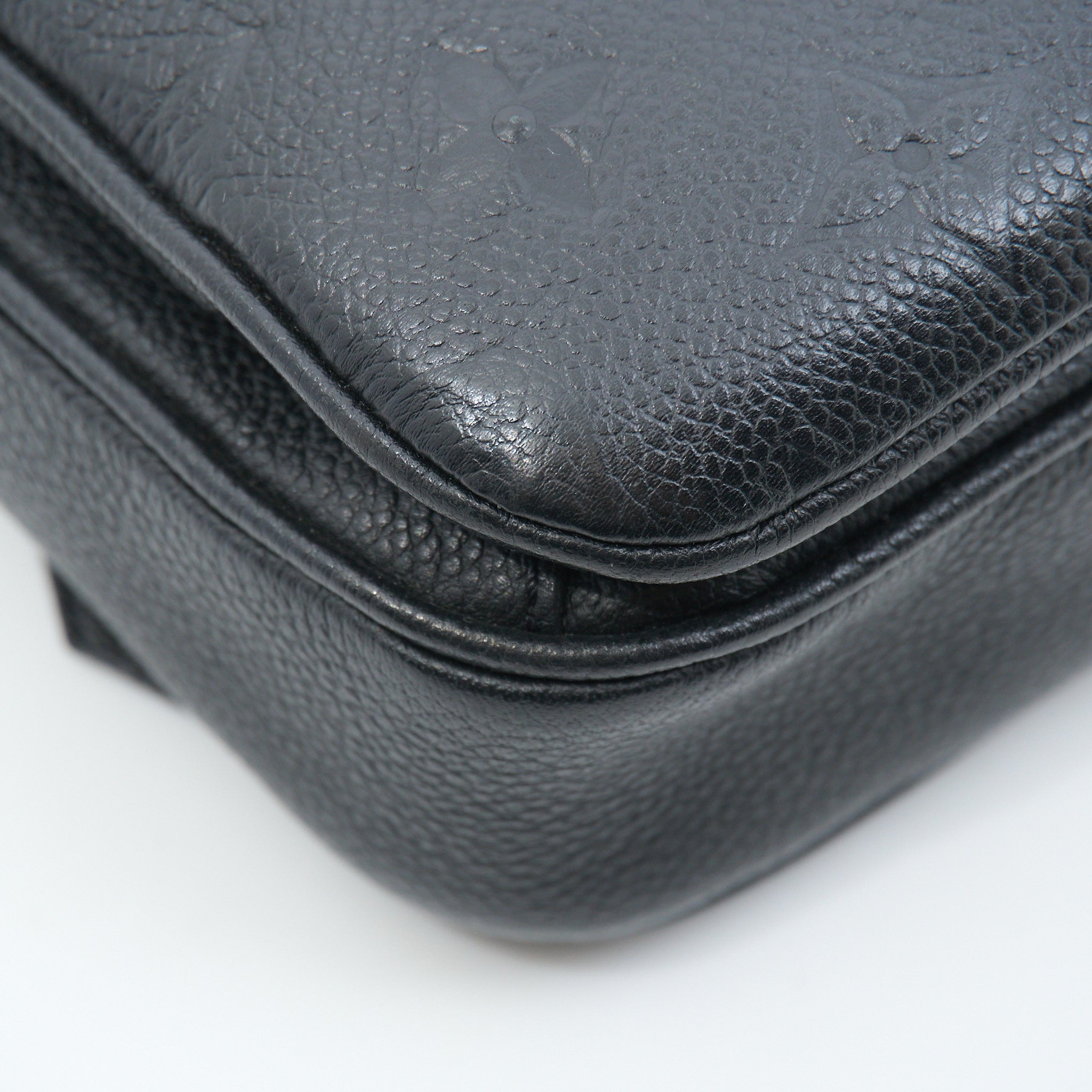 Louis Vuitton Pochette Metis Monogram Black