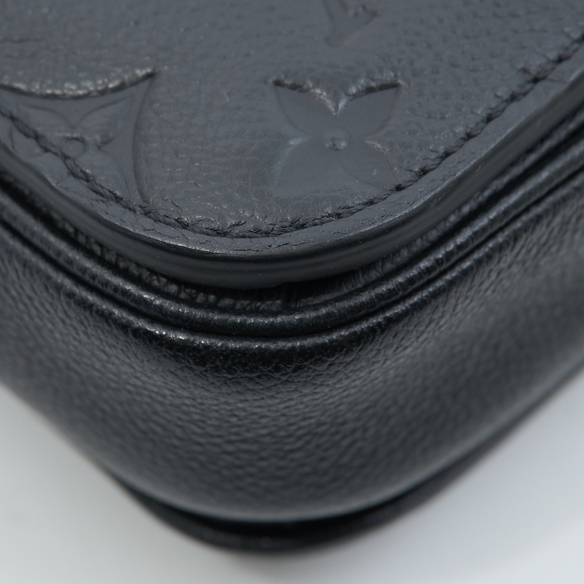Louis Vuitton Pochette Metis Monogram Black