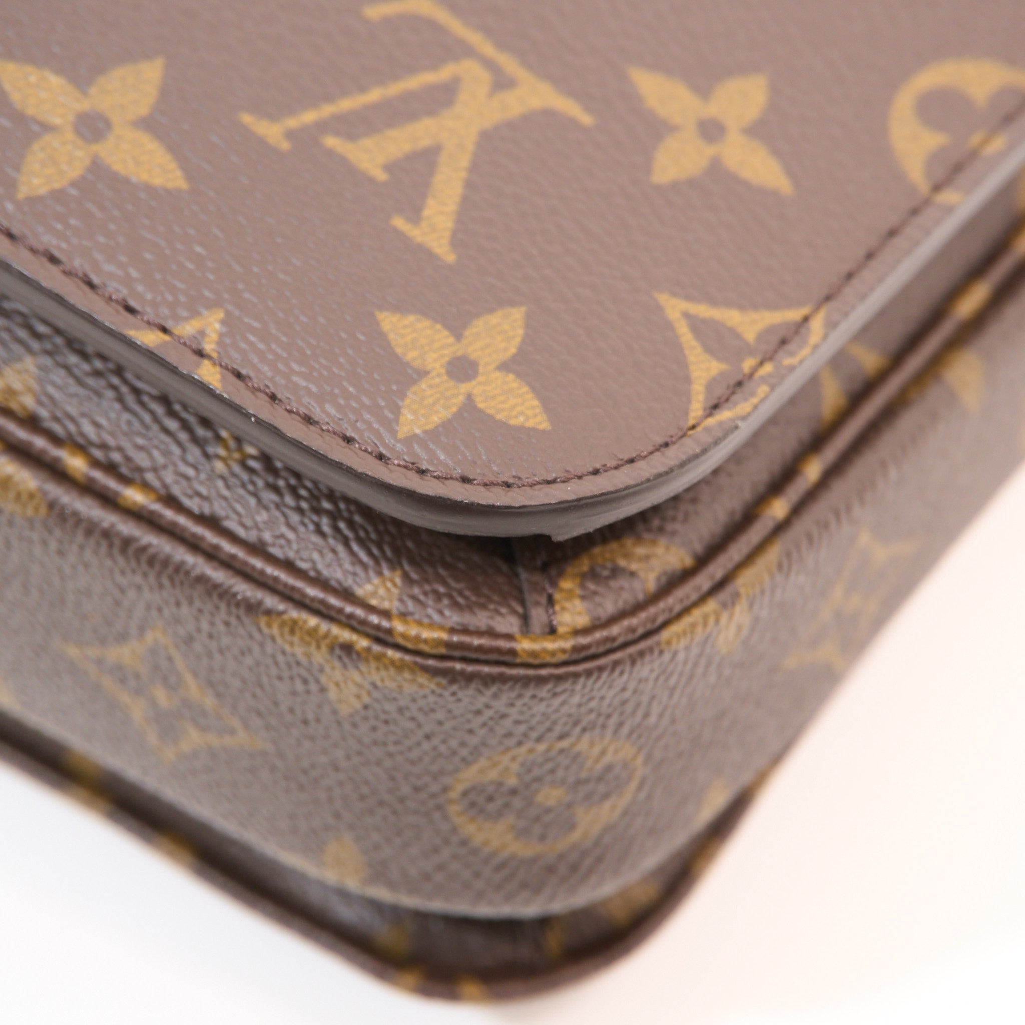Louis Vuitton Pochette Metis Monogram Bag