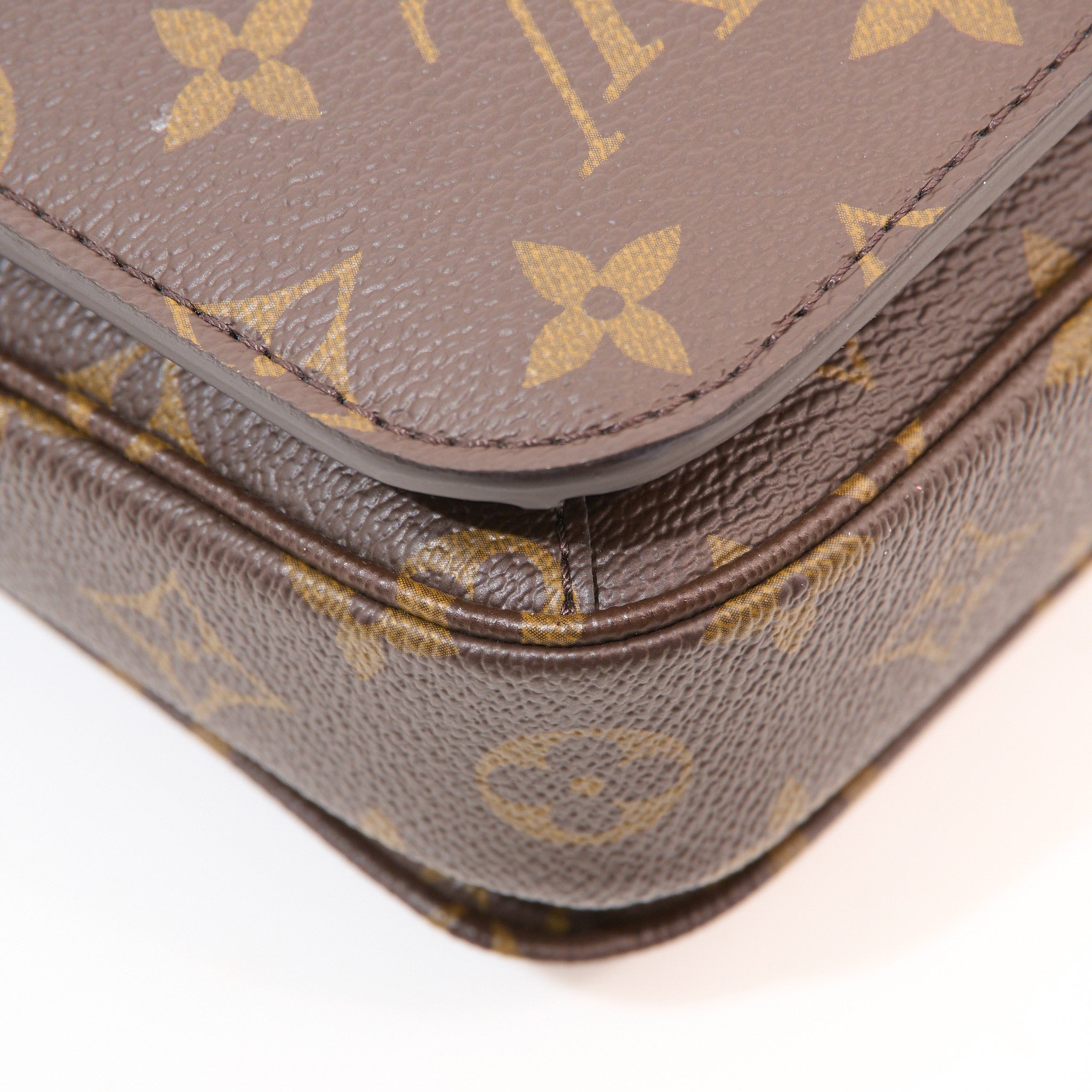 Louis Vuitton Pochette Metis Monogram Bag