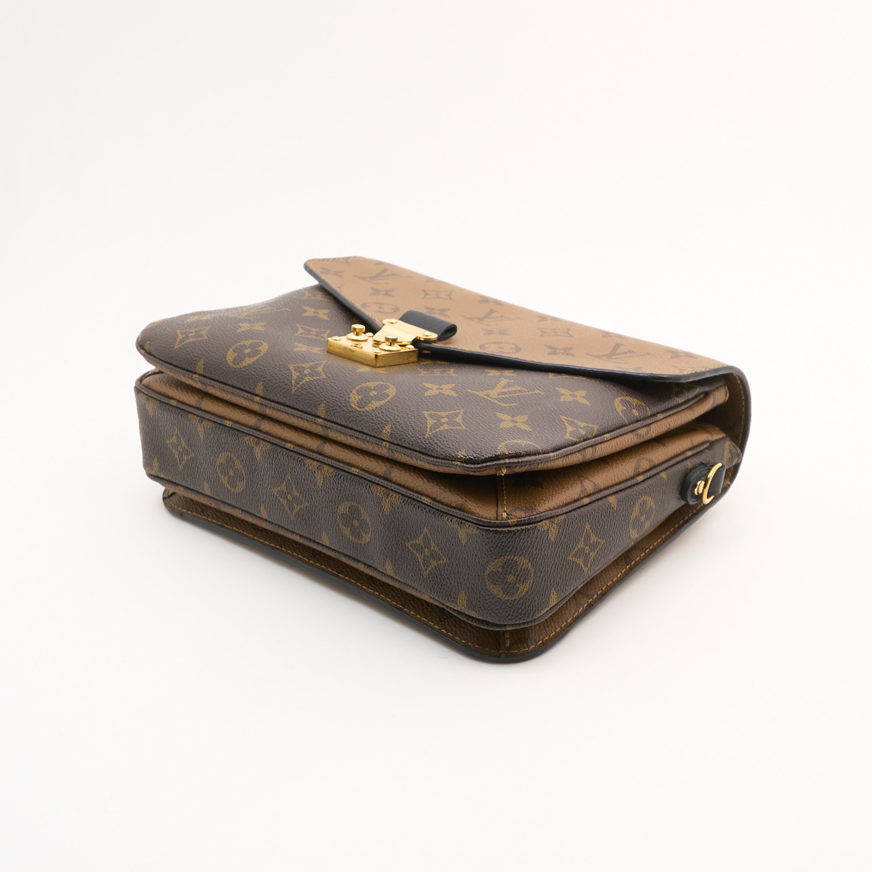 Louis Vuitton Pochette Metis Monogram Reverse