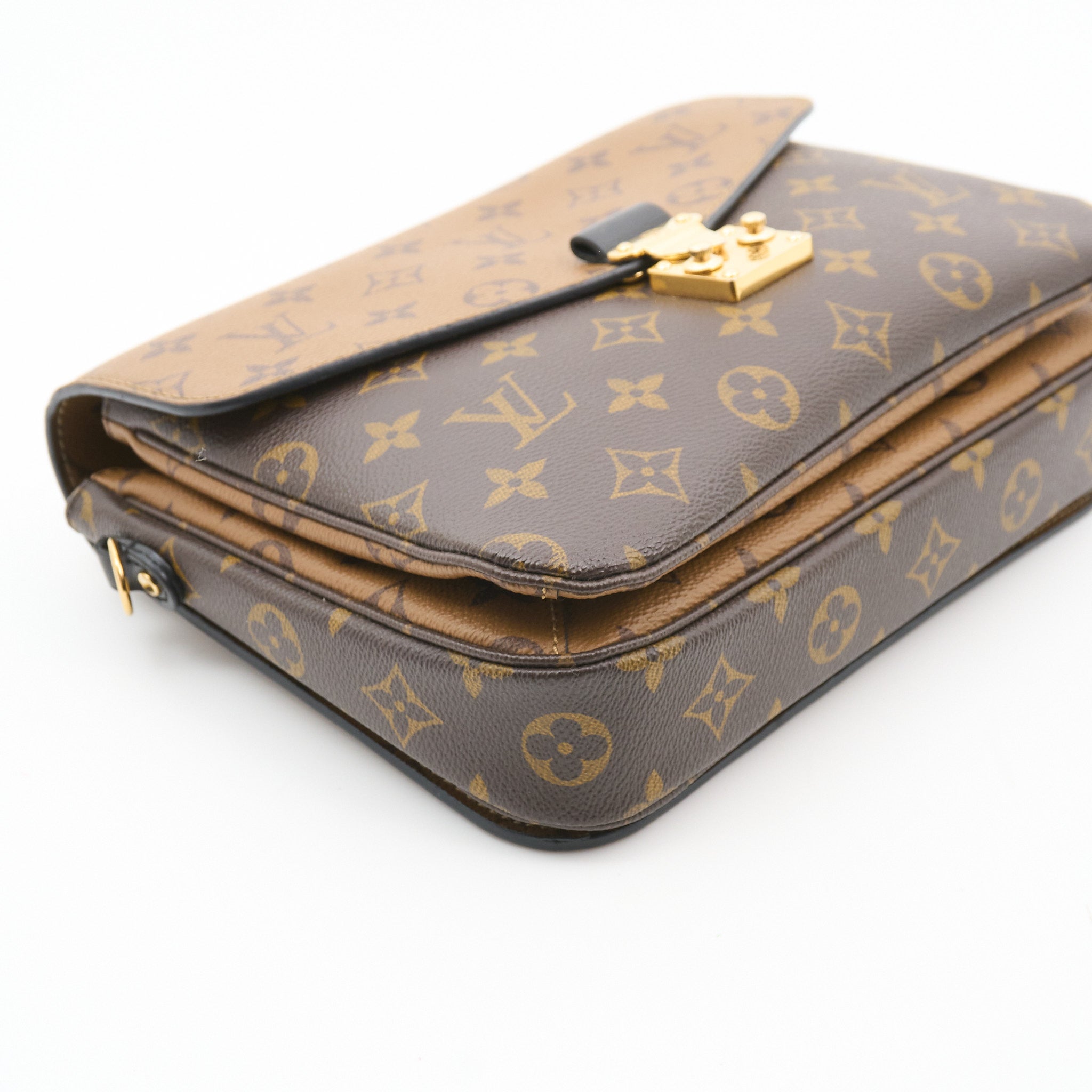Louis Vuitton Pochette Metis Monogram Reverse