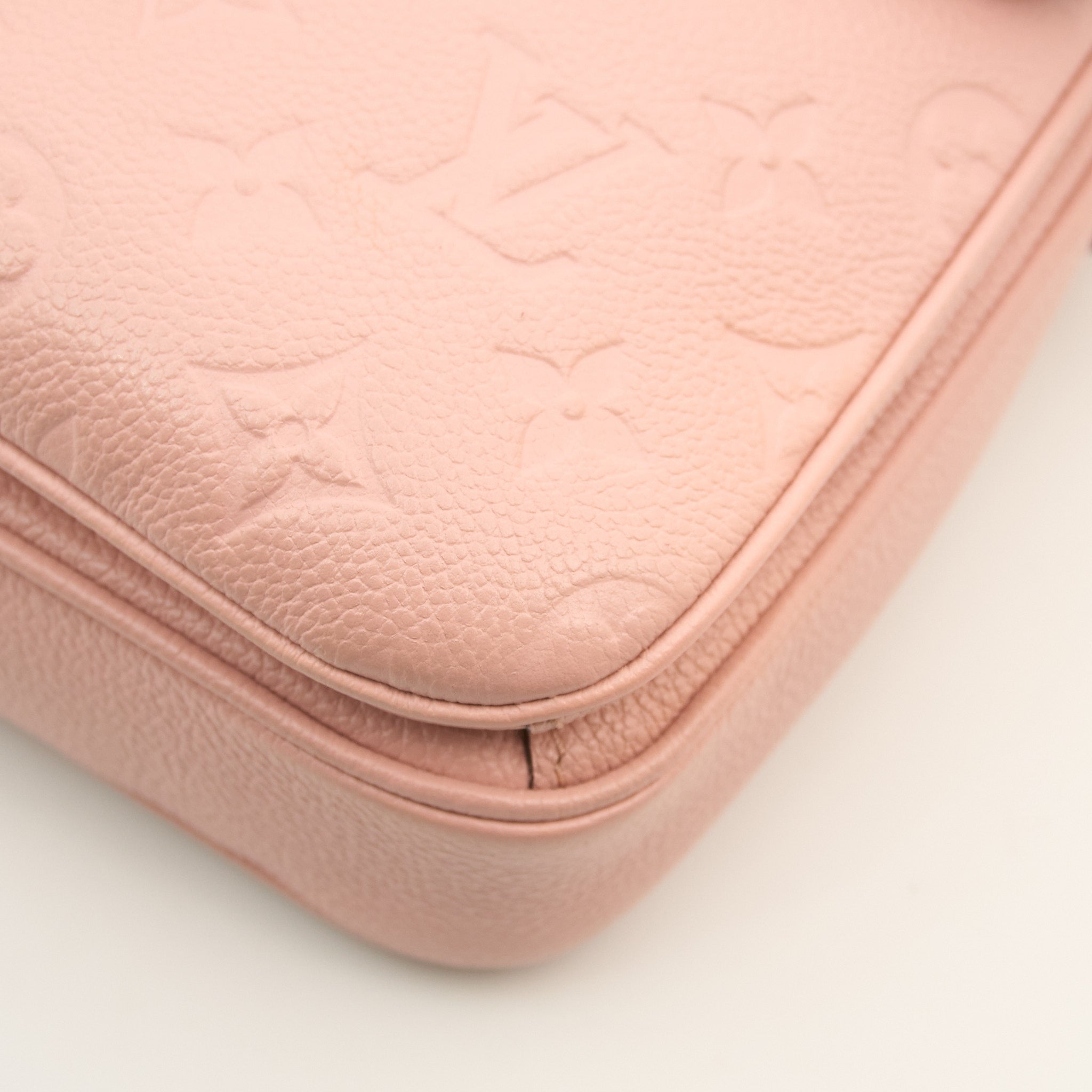 Louis Vuitton Pochette Metis Rose Poudre Empriente Leather