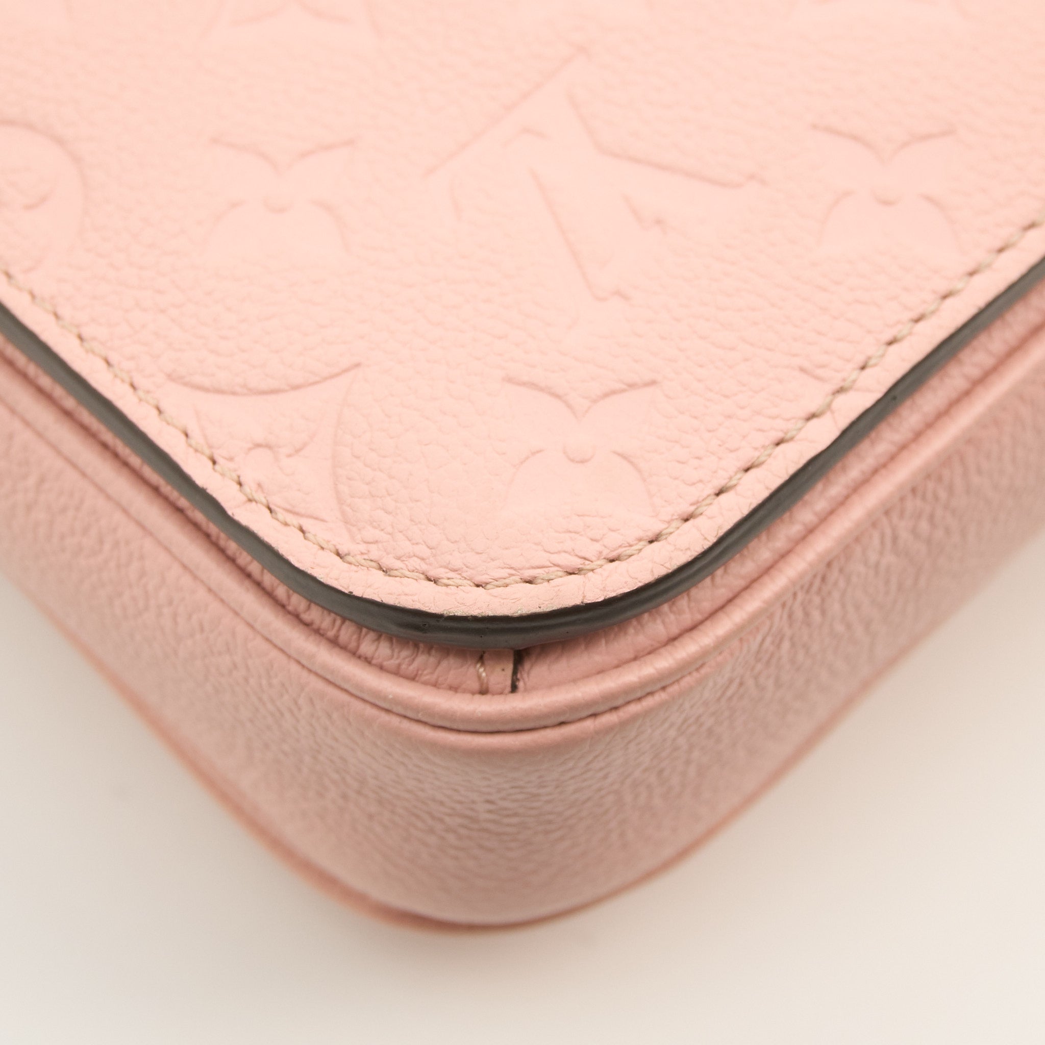 Louis Vuitton Pochette Metis Rose Poudre Empriente Leather
