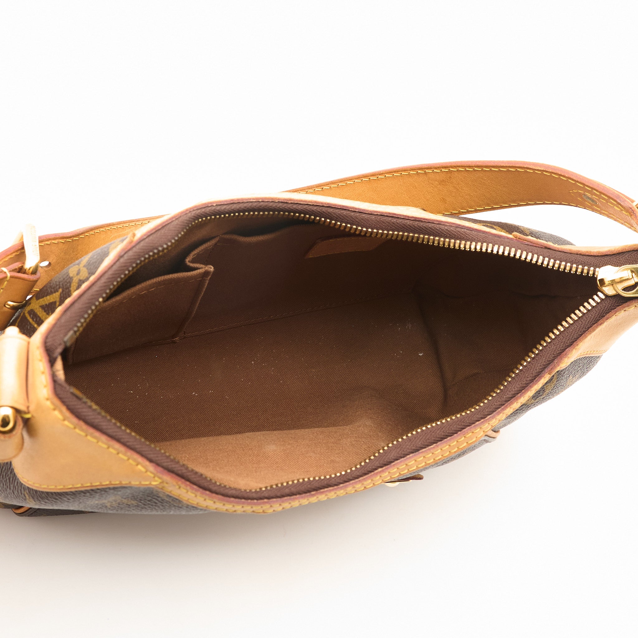 Louis Vuitton Thames PM Monogram Shoulder bag